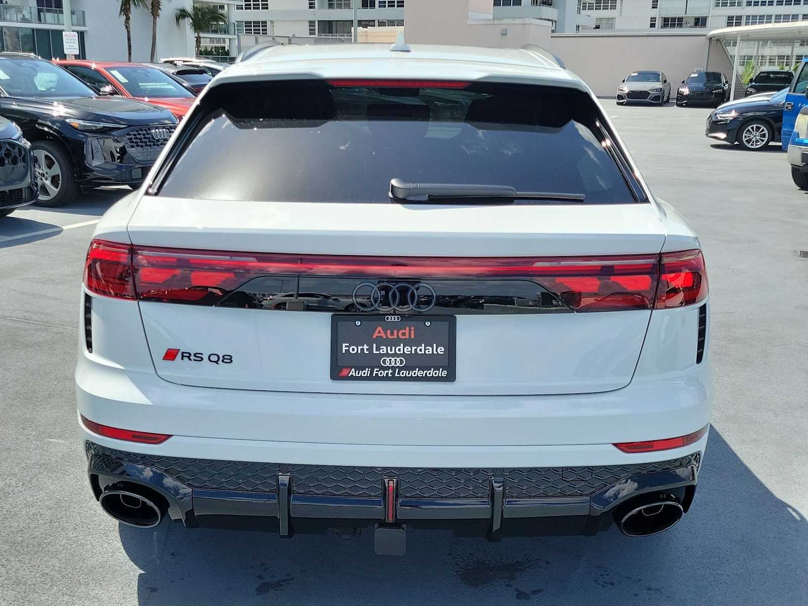 Thumbnail: 2026 Audi RS Q8 - 5