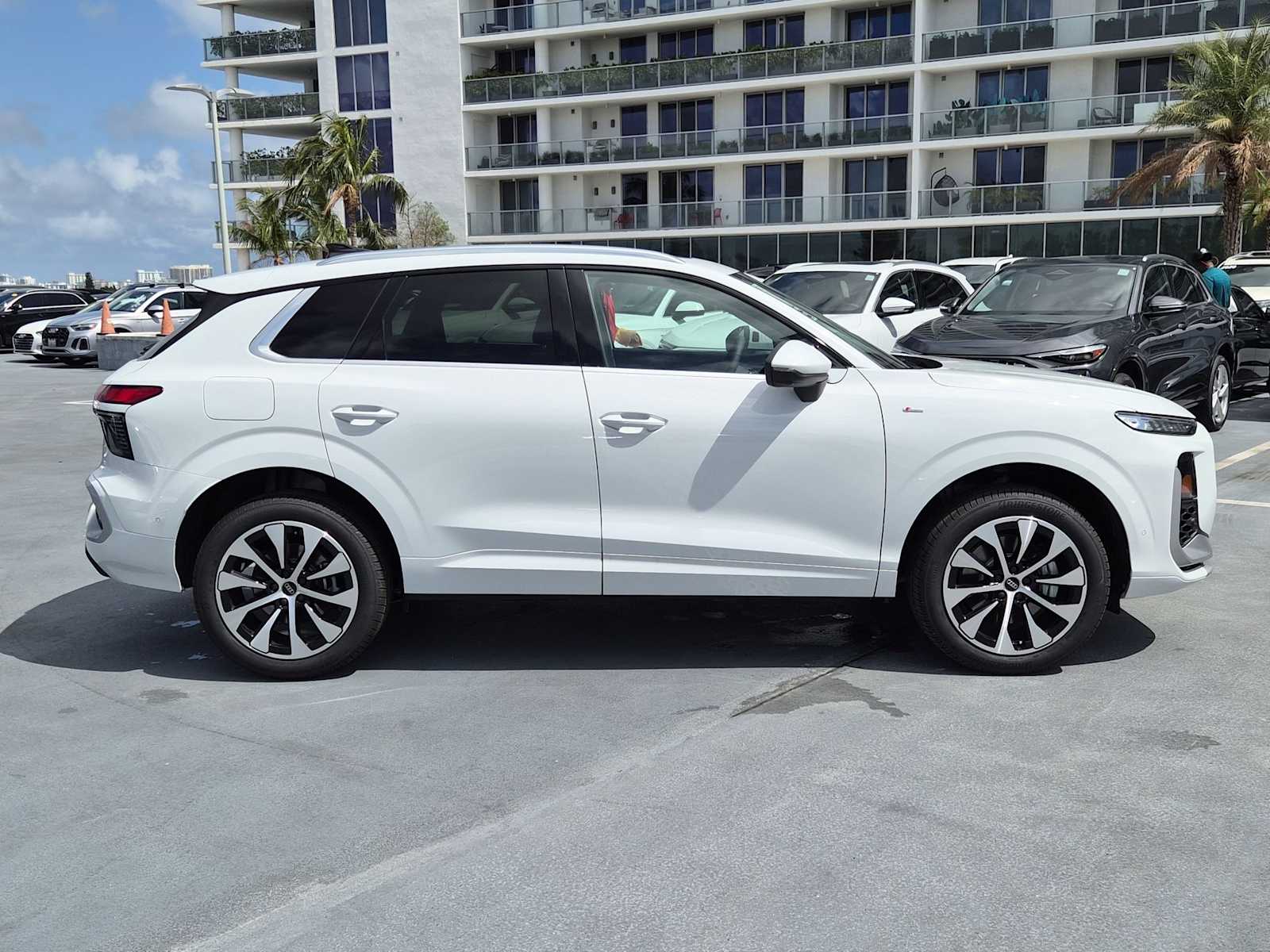 Thumbnail: 2026 Audi Q3 - 7
