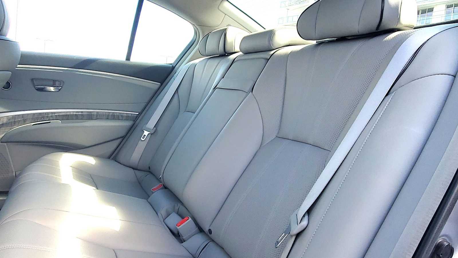 Thumbnail: 2020 Acura RLX - 20