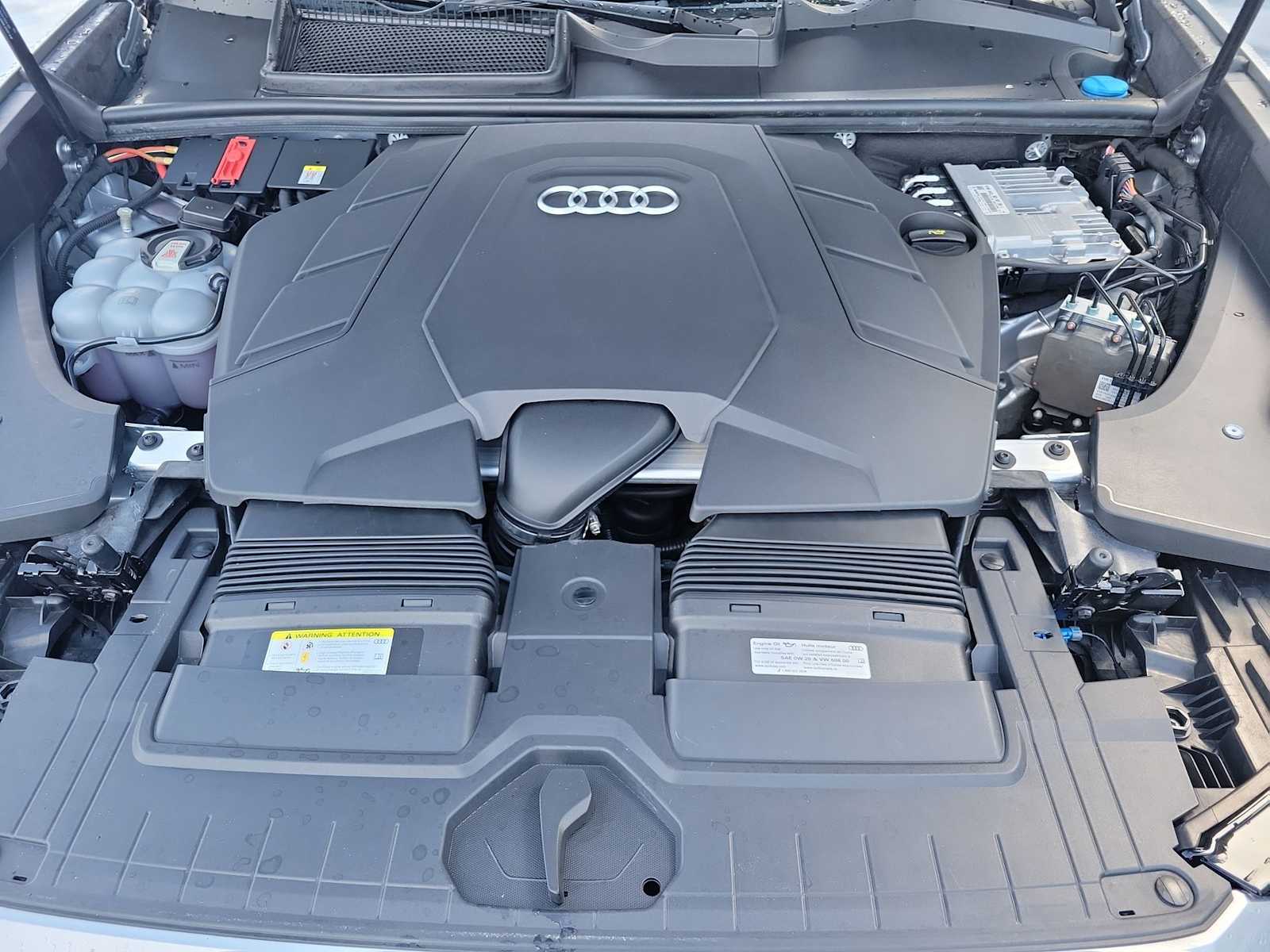 Thumbnail: 2022 Audi Q8 - 14