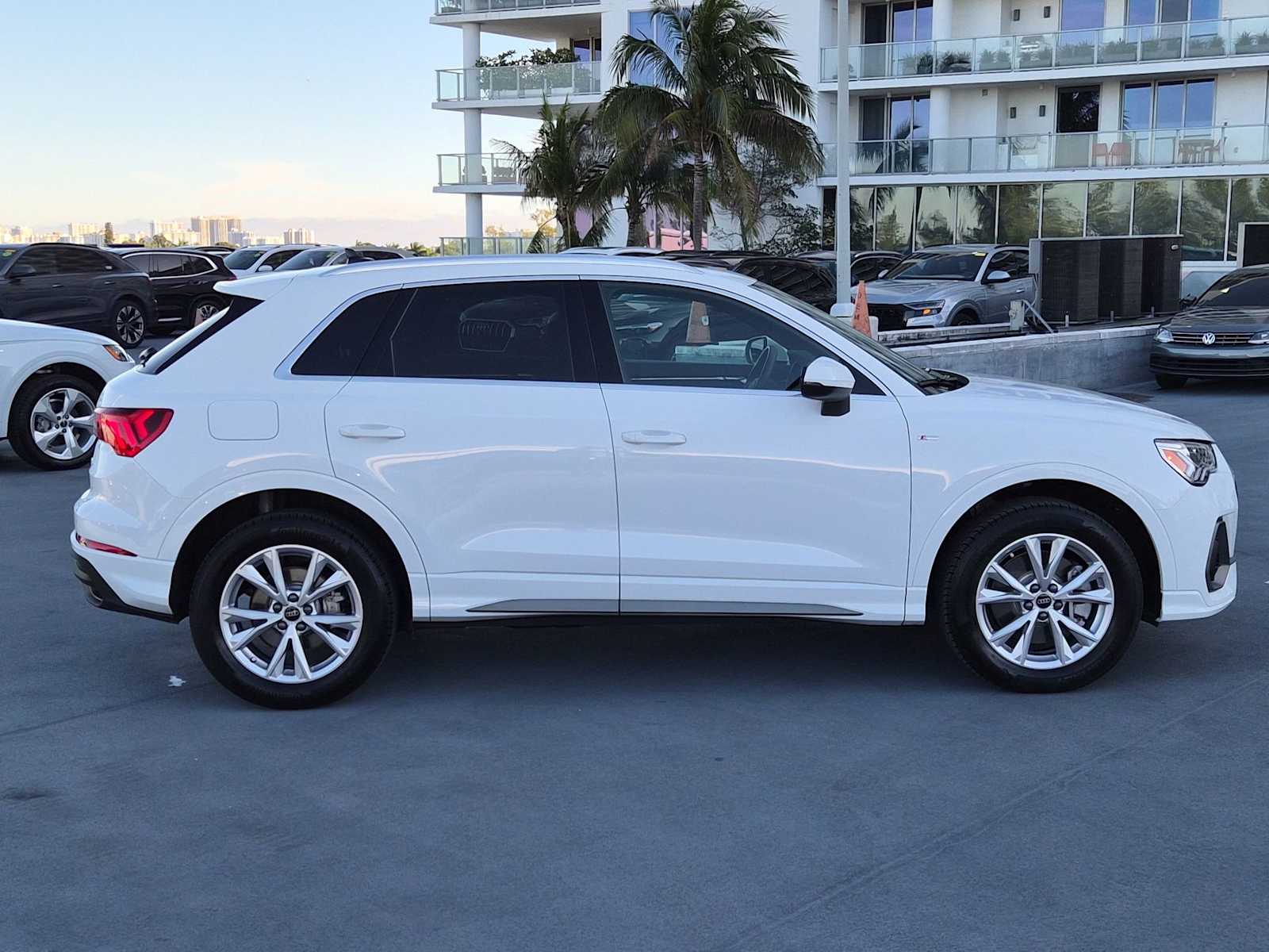 Thumbnail: 2025 Audi Q3 - 7