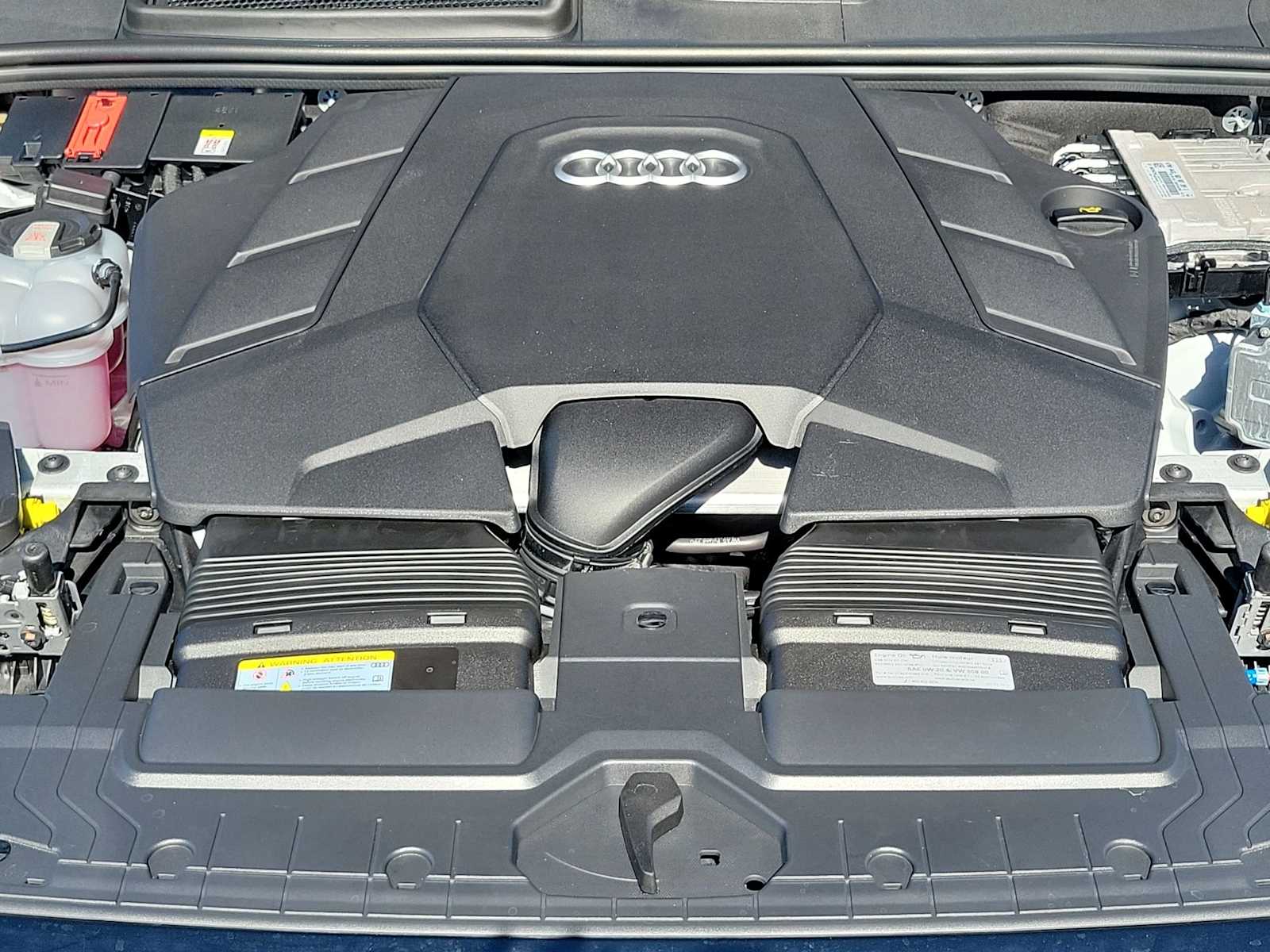 Thumbnail: 2025 Audi Q8 - 13