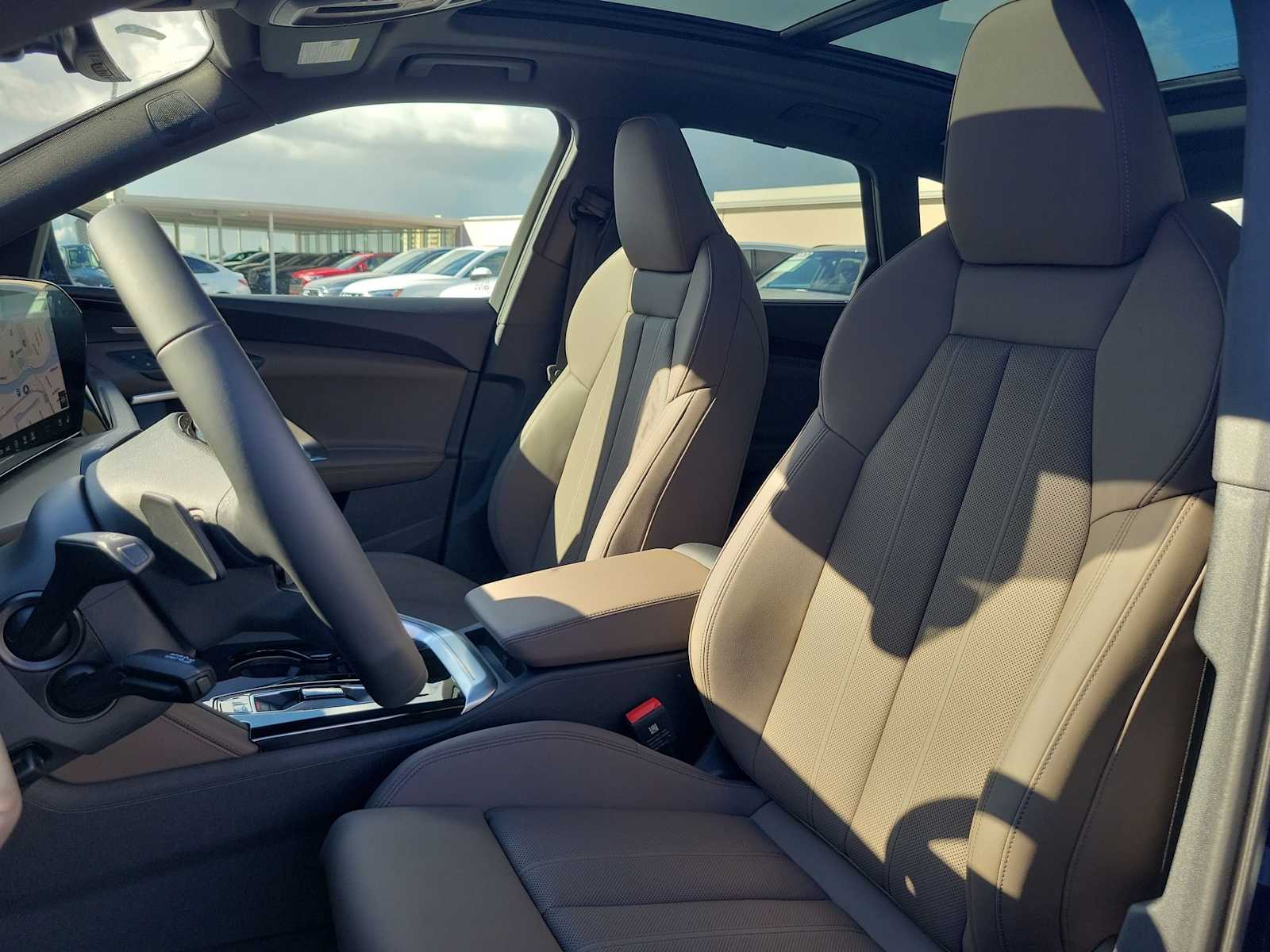 Thumbnail: 2025 Audi Q5 - 15