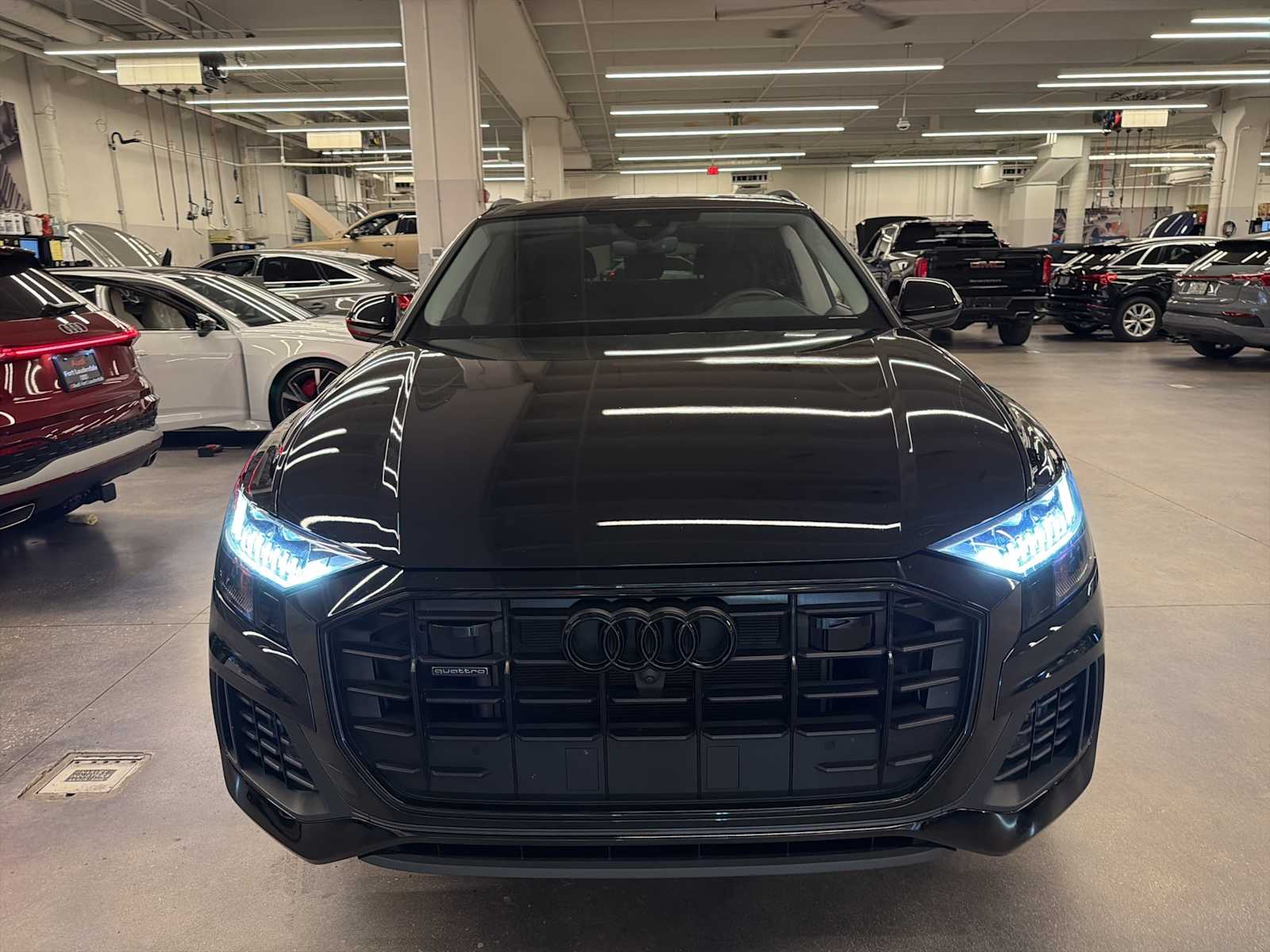 Thumbnail: 2023 Audi Q8 - 1