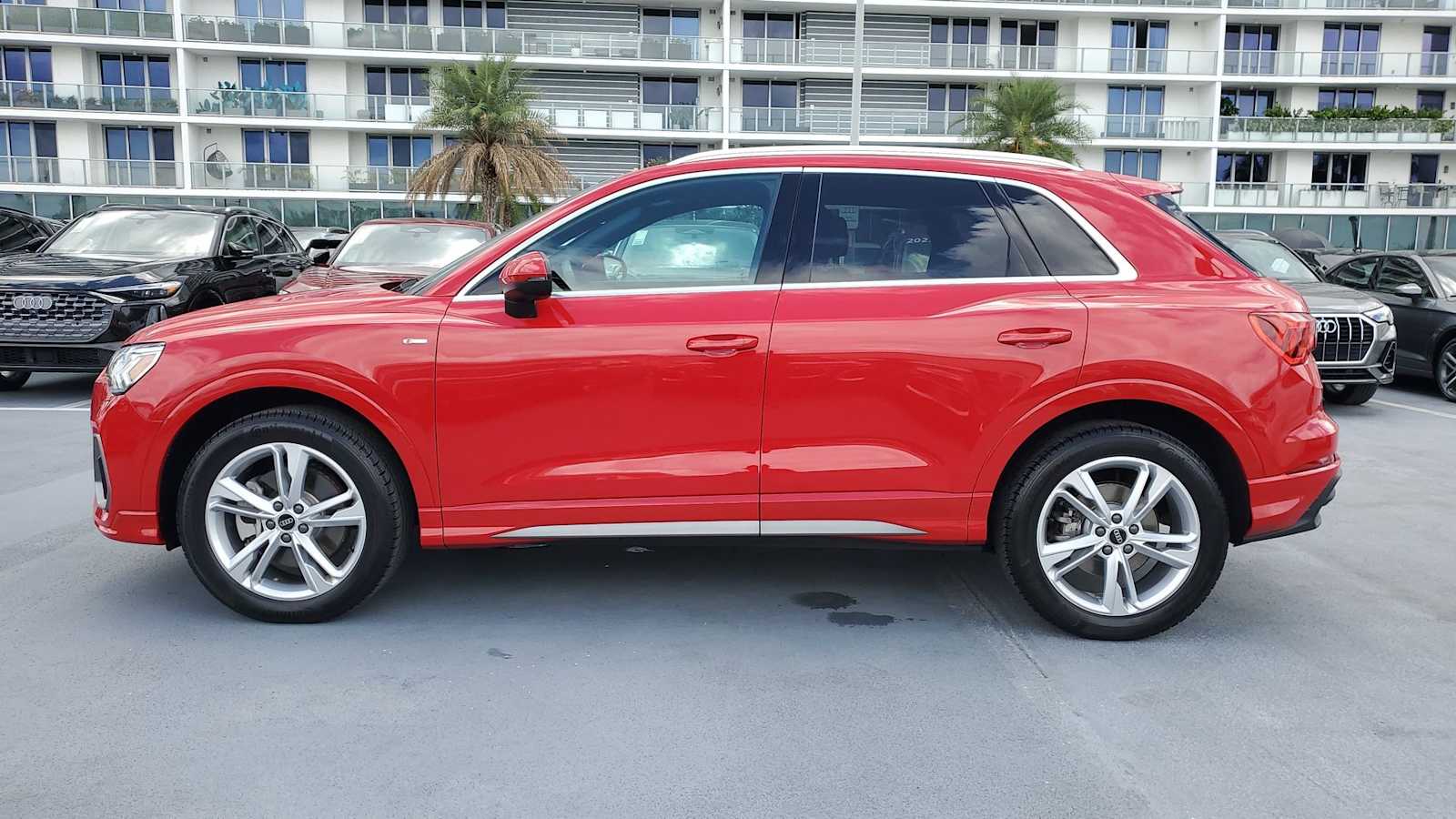 Thumbnail: 2023 Audi Q3 - 3