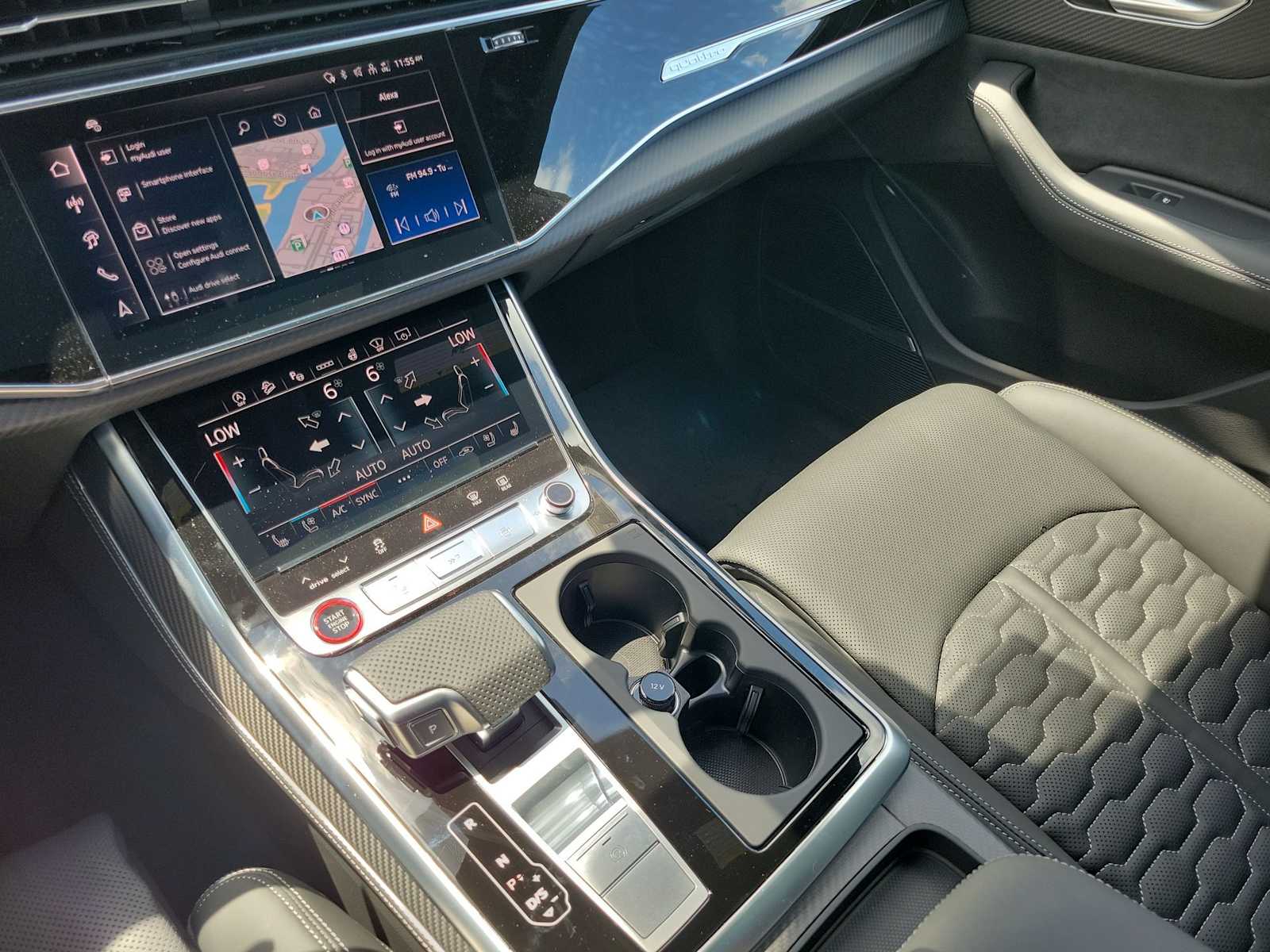 Thumbnail: 2026 Audi RS Q8 - 24