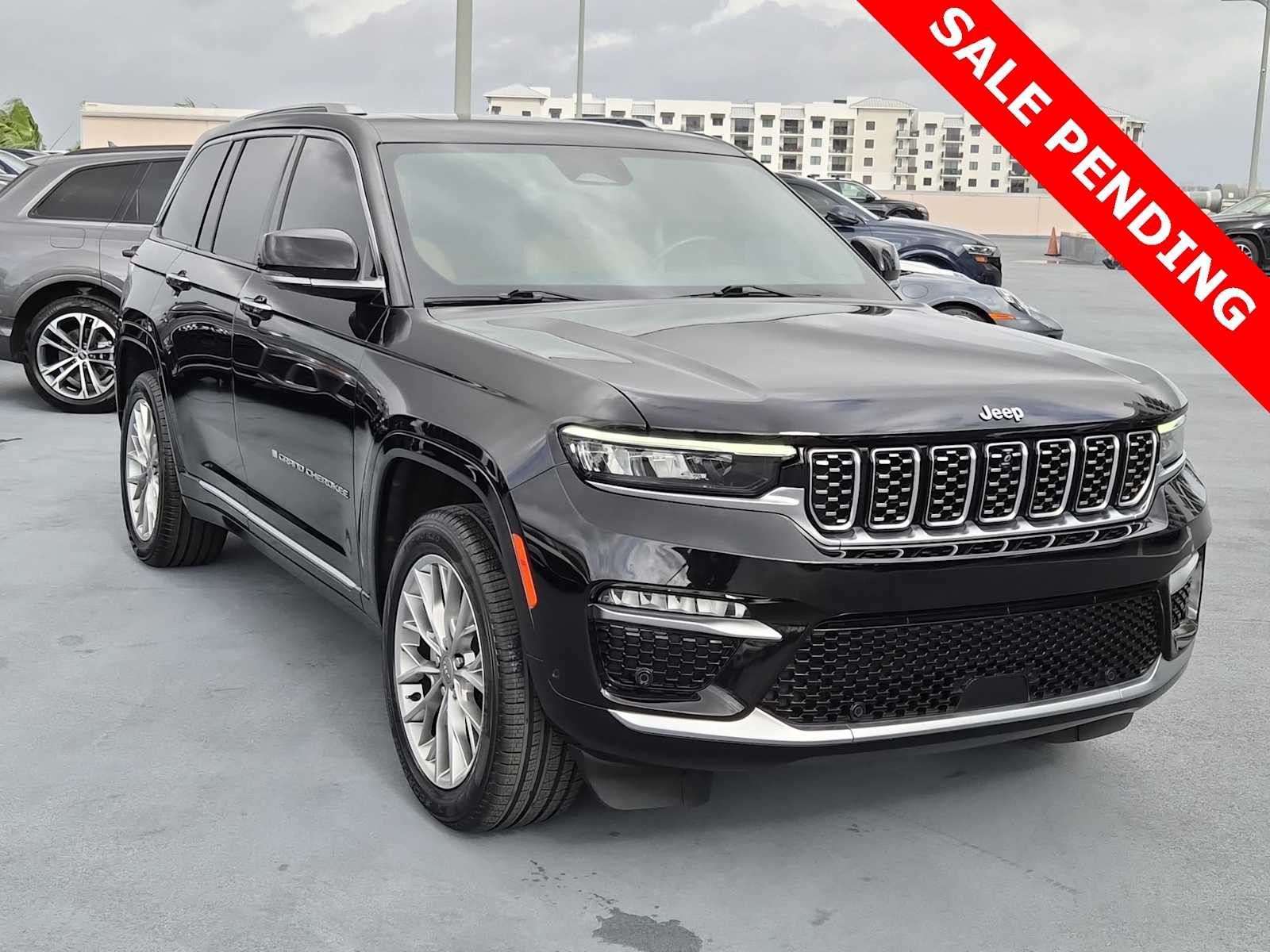 Thumbnail: 2022 Jeep Grand Cherokee - 8