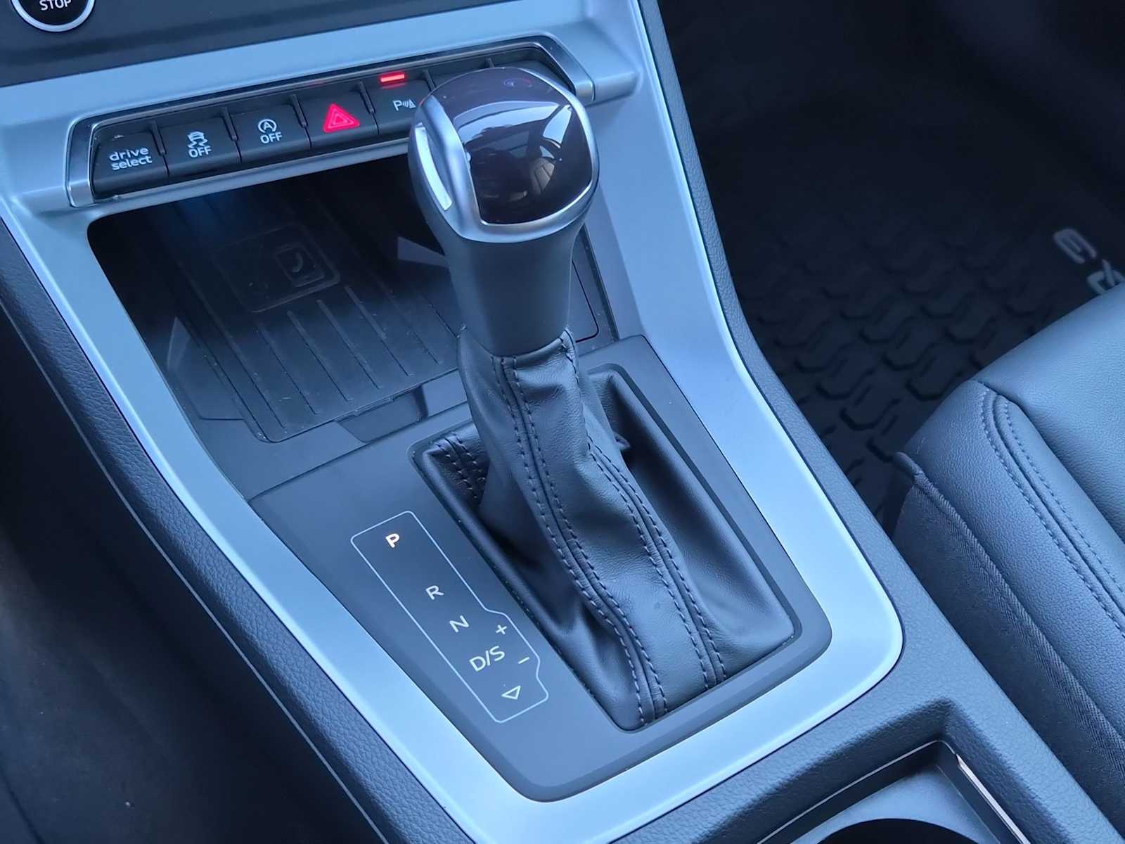 Thumbnail: 2023 Audi Q3 - 25