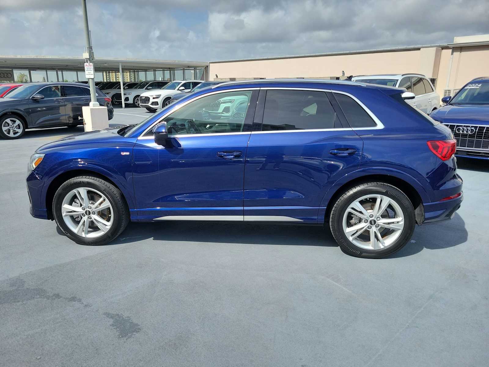 Thumbnail: 2022 Audi Q3 - 2