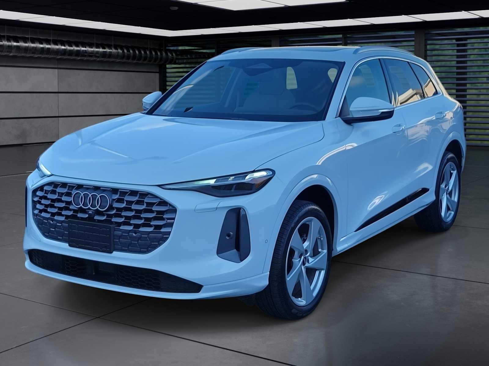 Thumbnail: 2025 Audi Q5 - 1