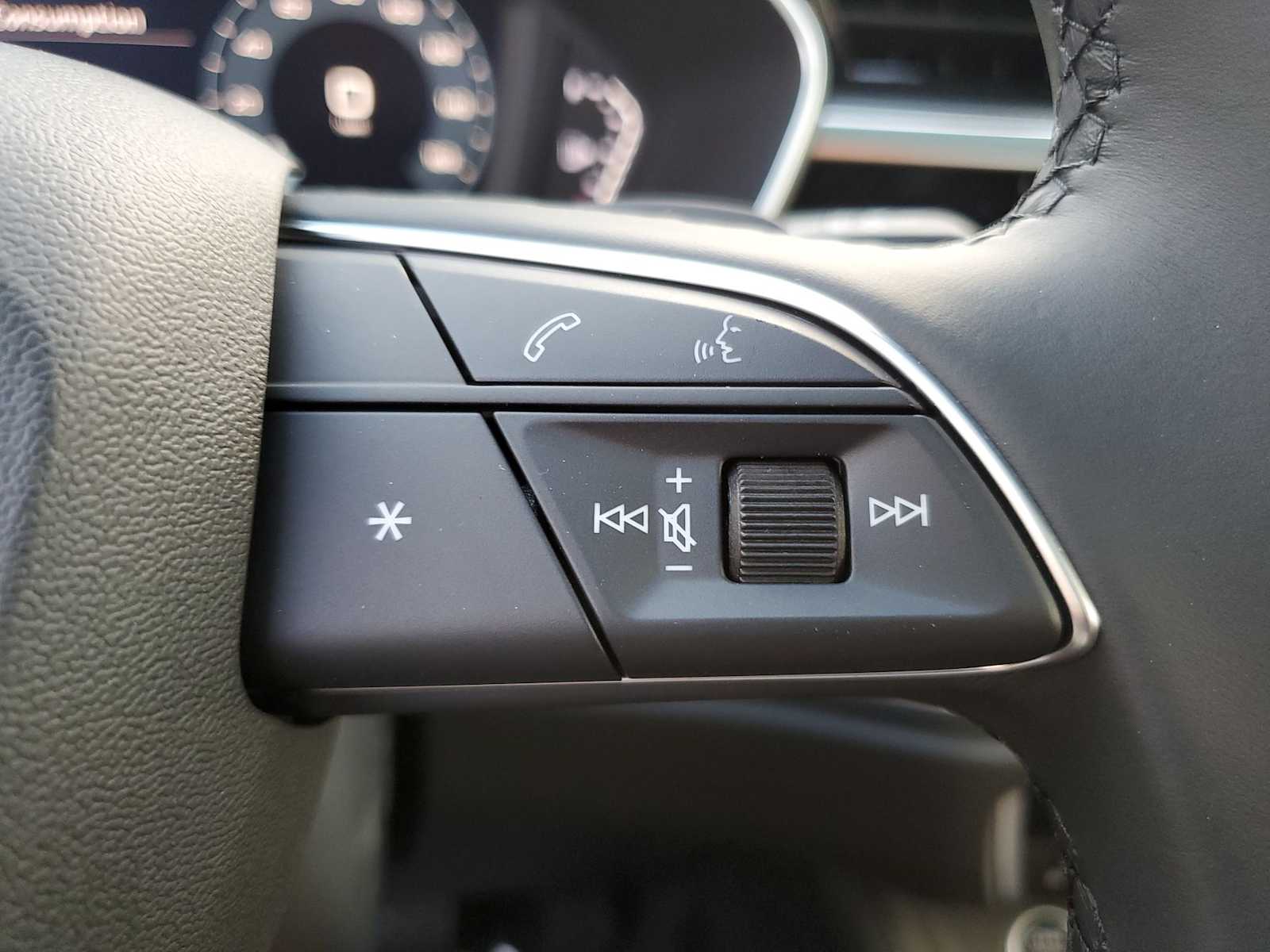 Thumbnail: 2023 Audi Q3 - 22