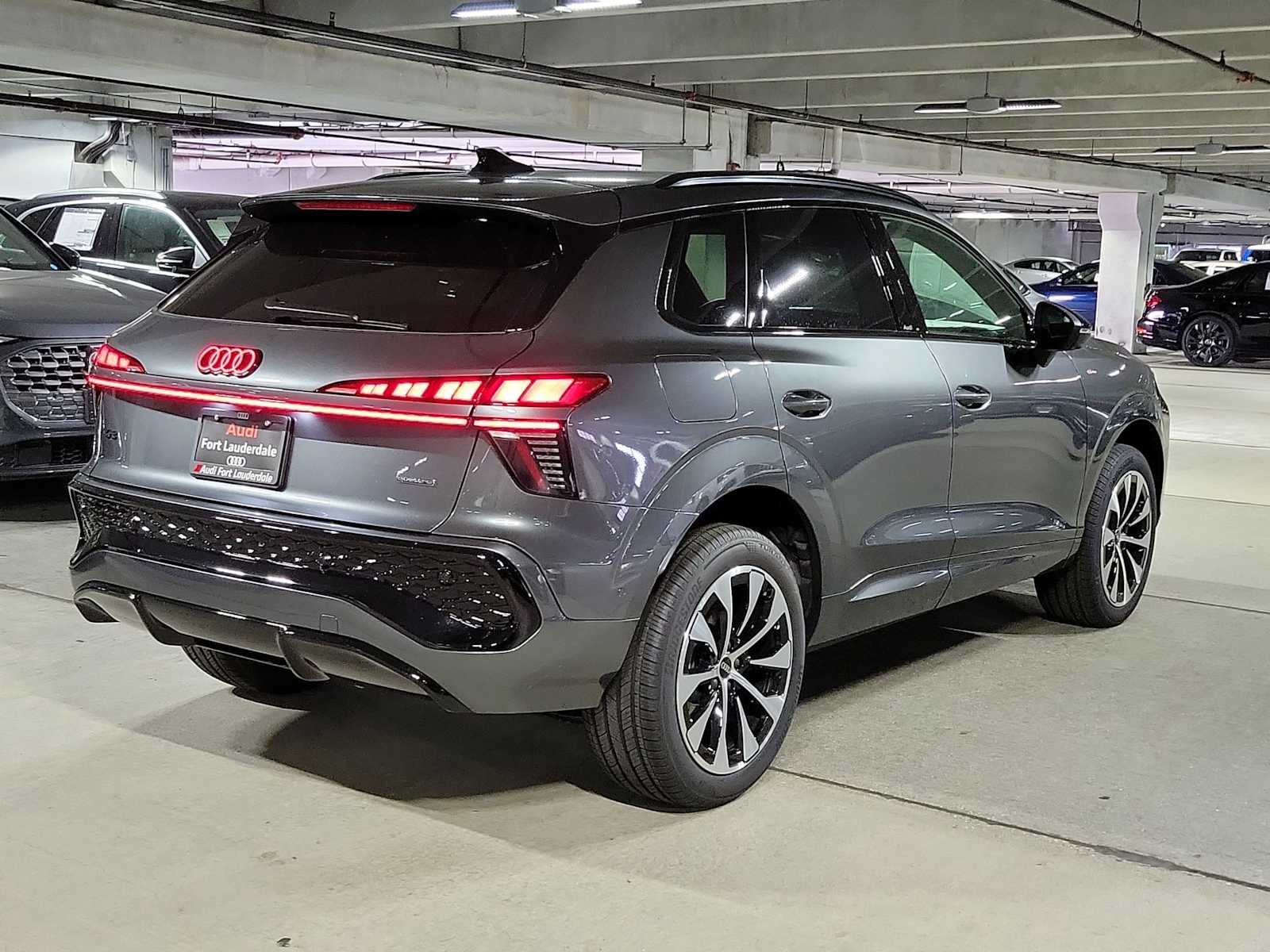 Thumbnail: 2026 Audi Q3 - 6