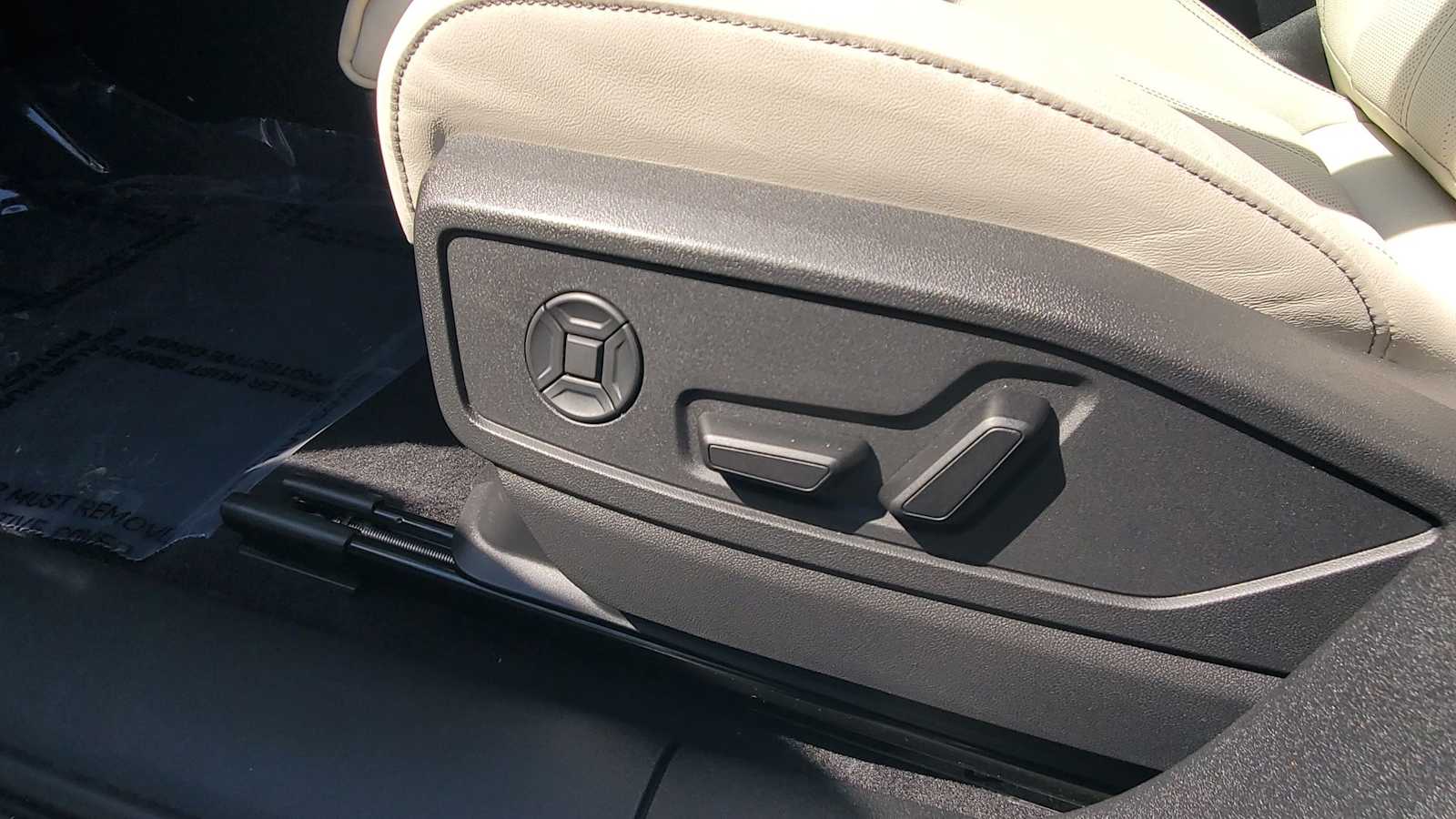 Thumbnail: 2025 Audi Q5 - 17