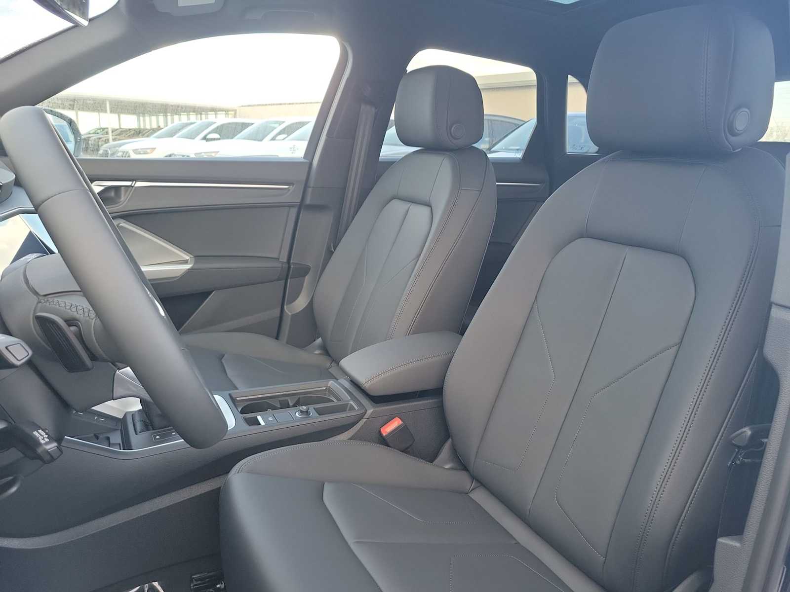 Thumbnail: 2025 Audi Q3 - 15