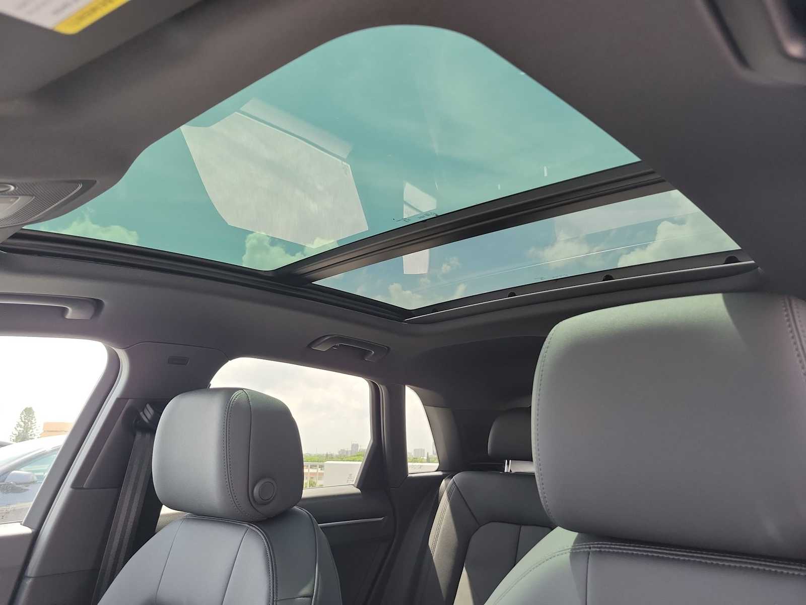 Thumbnail: 2025 Audi Q3 - 18