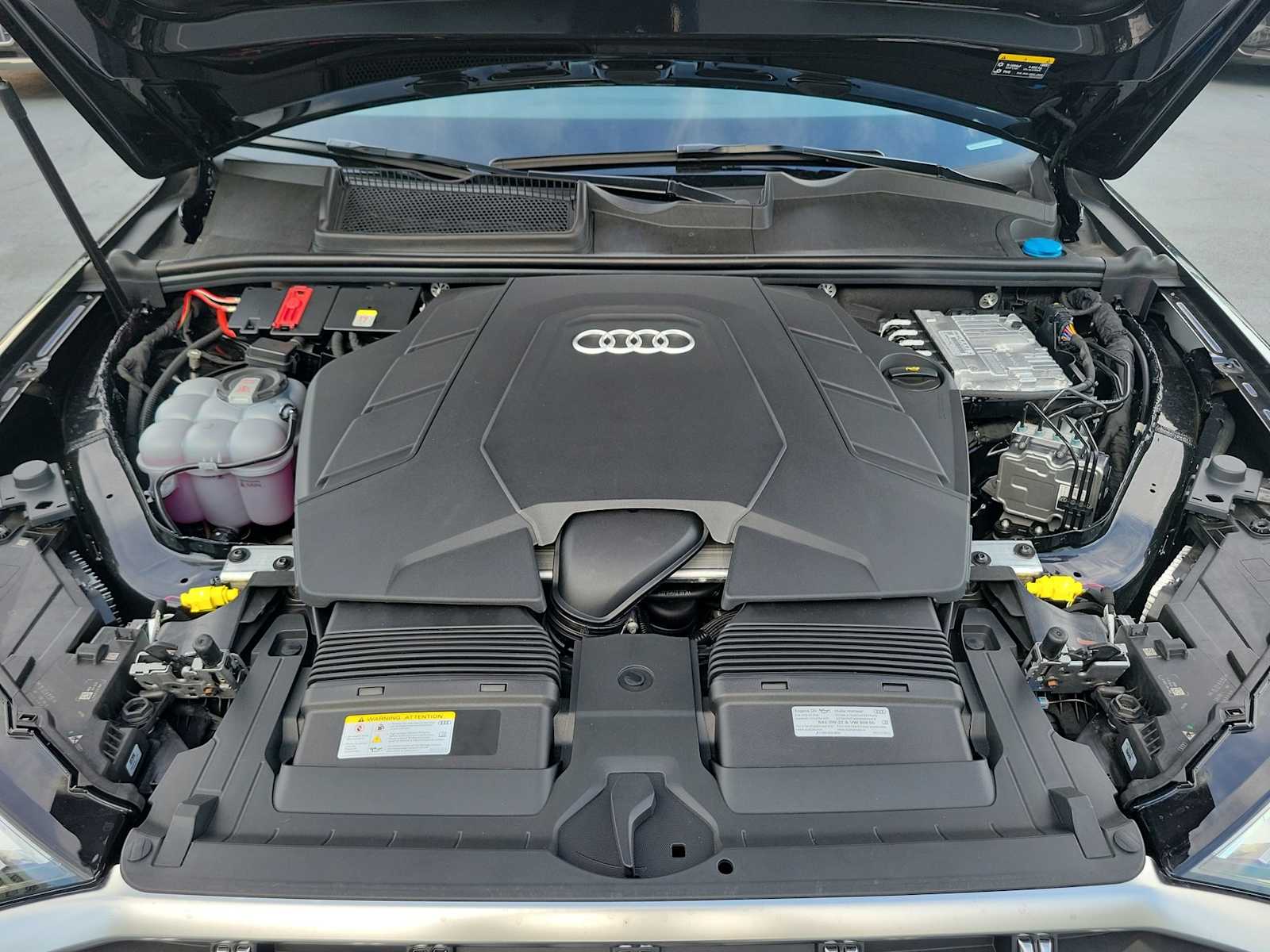 Thumbnail: 2025 Audi Q7 - 13