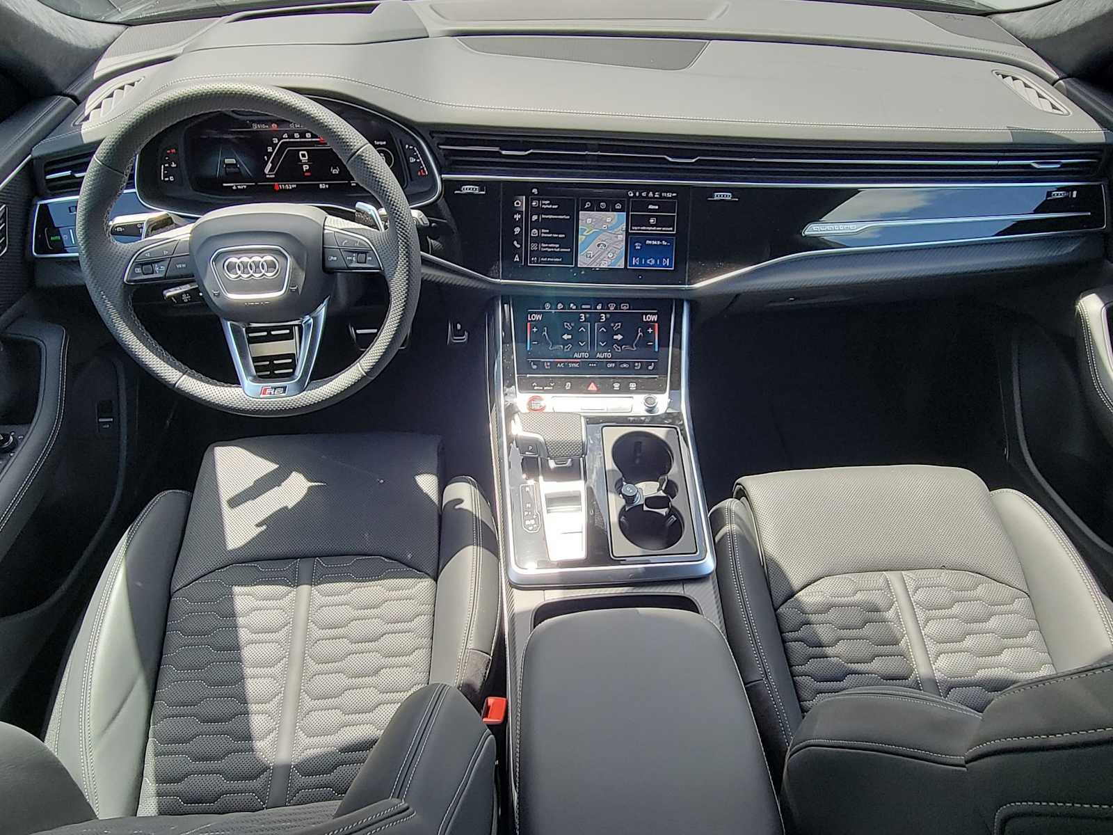 Thumbnail: 2026 Audi RS Q8 - 15
