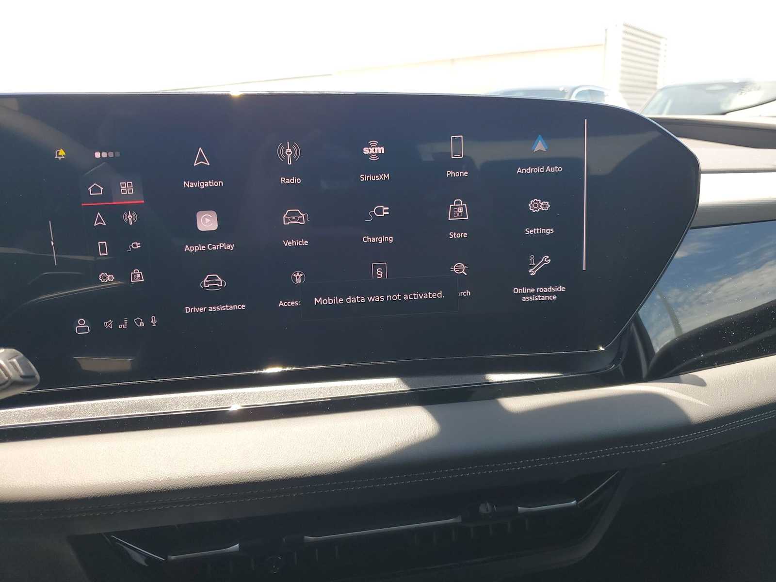 Thumbnail: 2025 Audi Q6 e-tron - 19