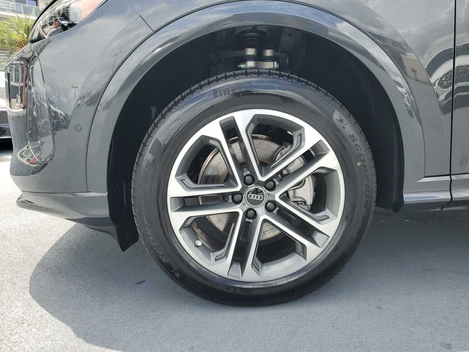 Thumbnail: 2025 Audi Q5 - 10