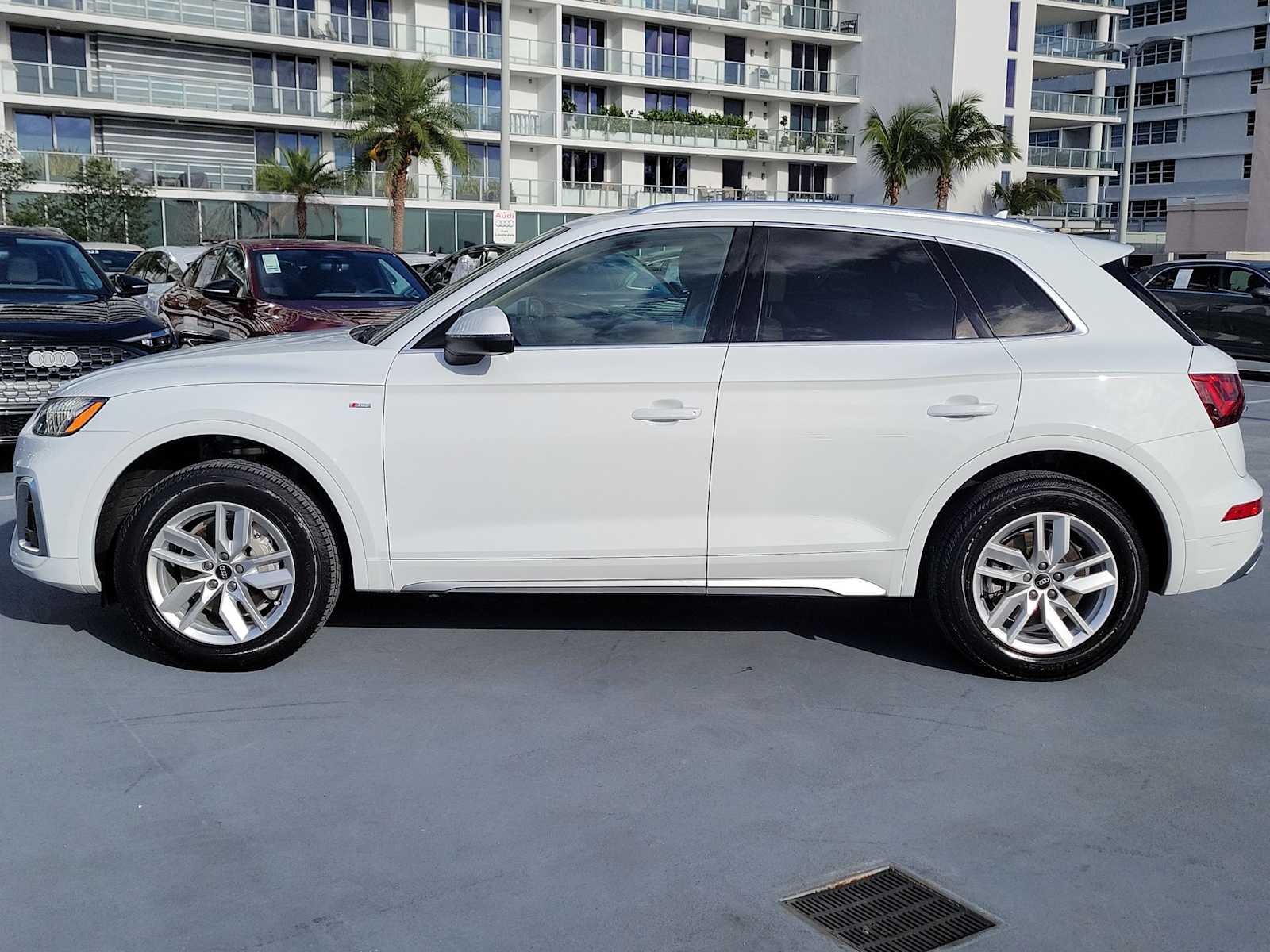 Thumbnail: 2023 Audi Q5 - 3