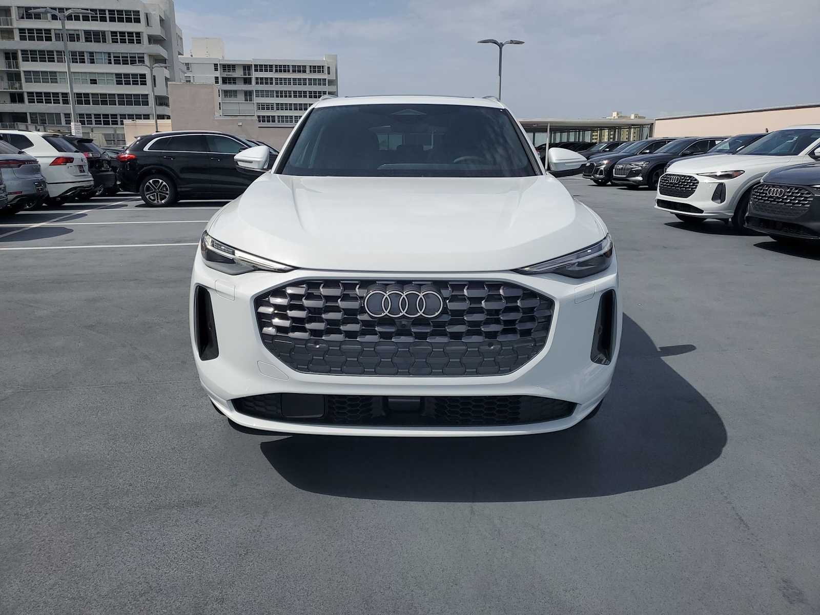 Thumbnail: 2025 Audi Q5 - 9