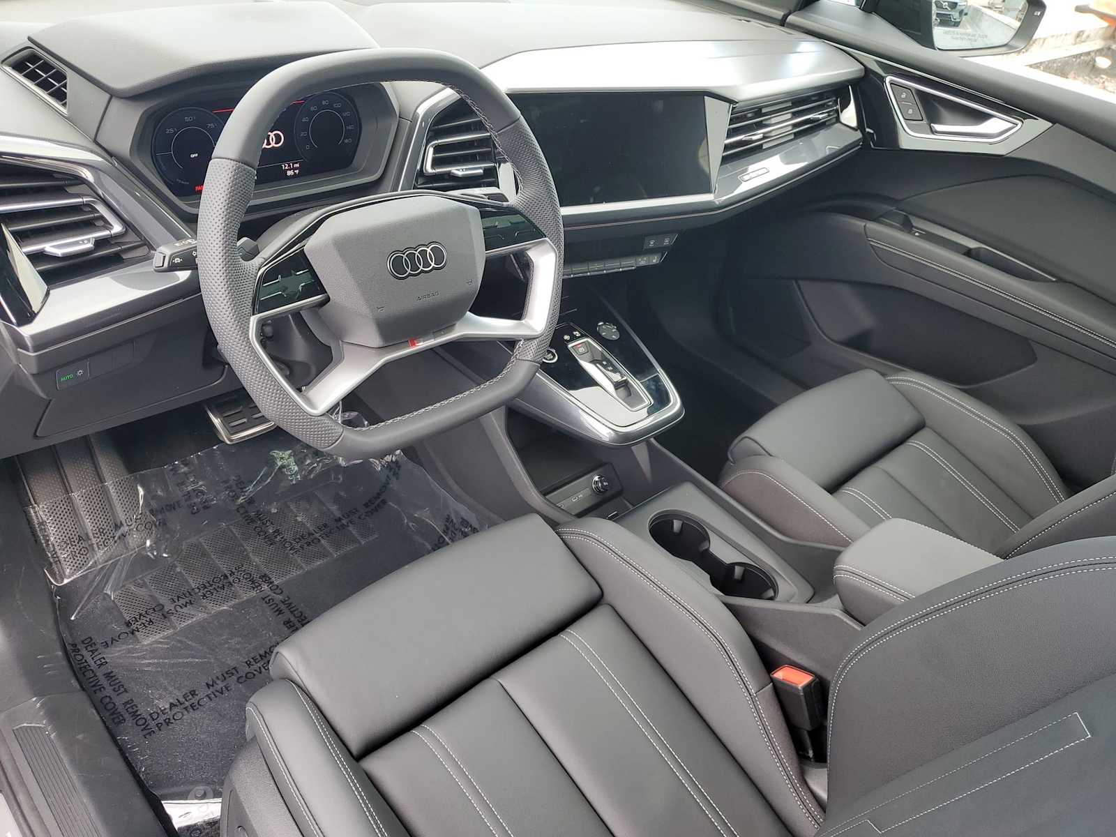 Thumbnail: 2025 Audi Q4 e-tron - 2