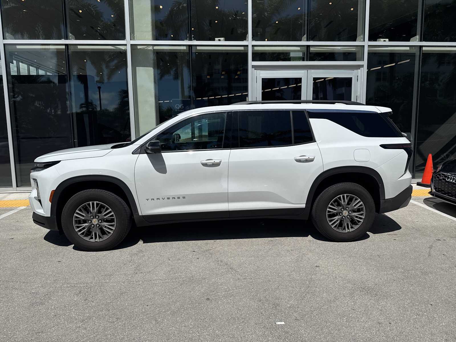 Thumbnail: 2024 Chevrolet Traverse - 2