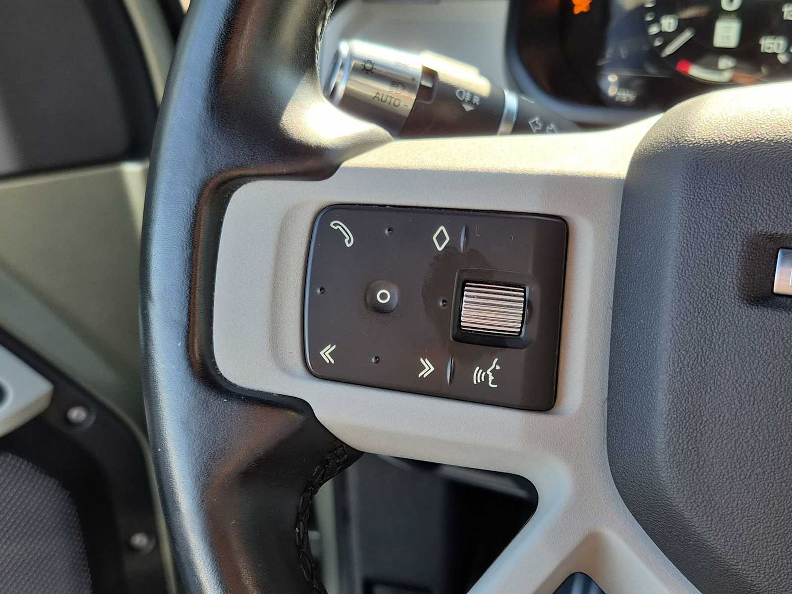 Thumbnail: 2022 Land Rover Defender - 19