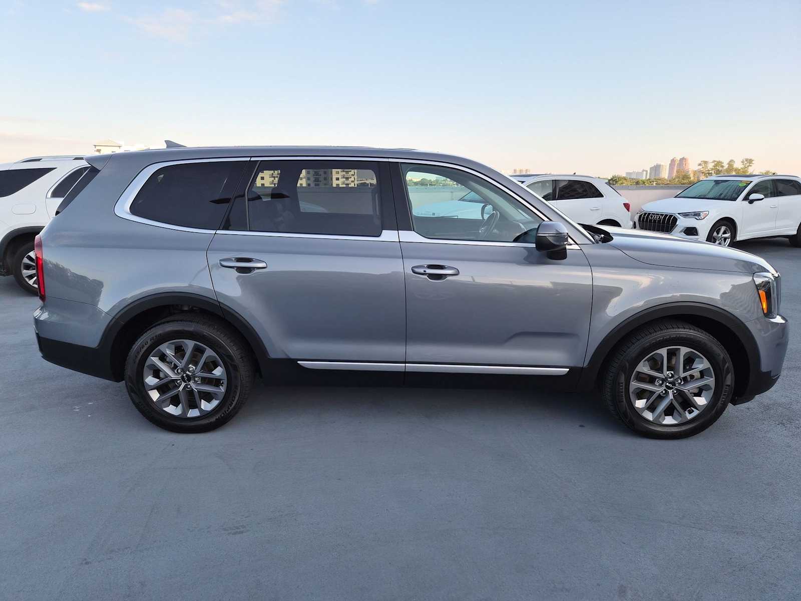 Thumbnail: 2023 Kia Telluride - 6