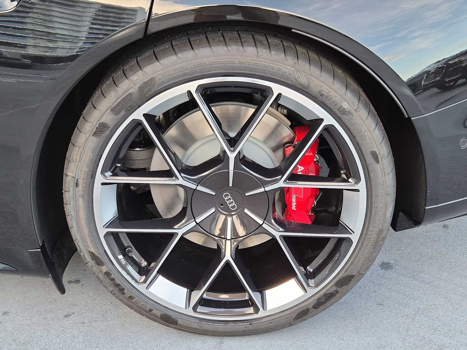 Thumbnail: 2026 Audi RS e-tron GT - 12