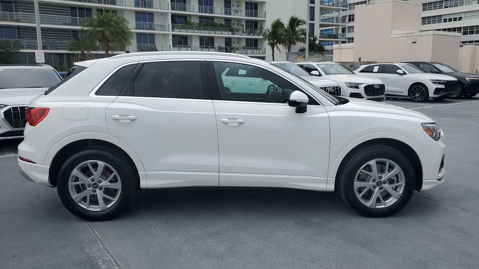 Thumbnail: 2023 Audi Q3 - 7