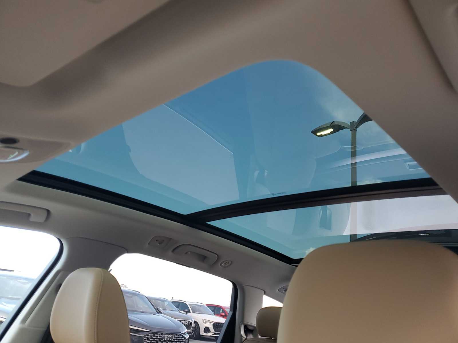 Thumbnail: 2025 Audi Q7 - 15