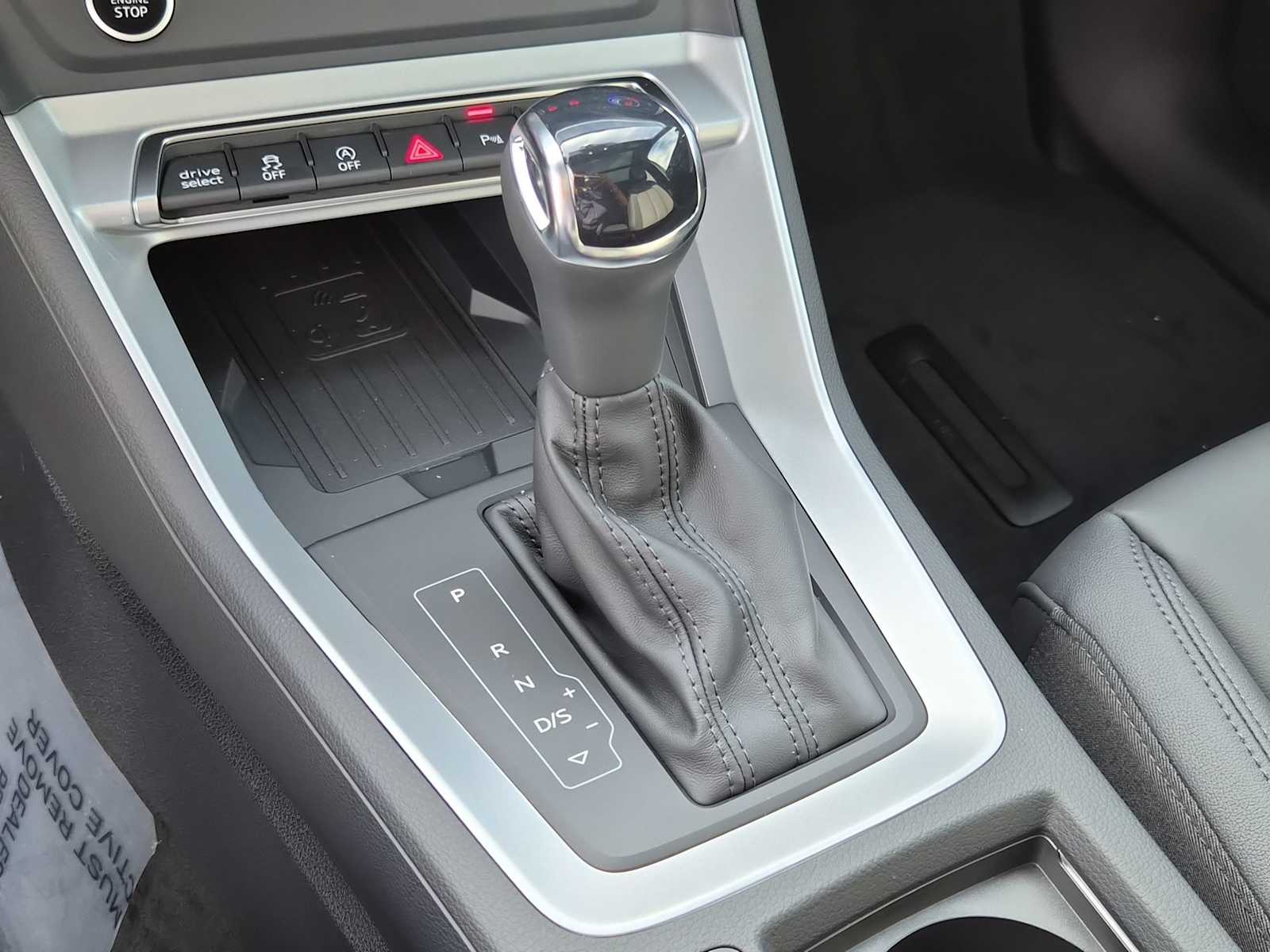 Thumbnail: 2025 Audi Q3 - 25