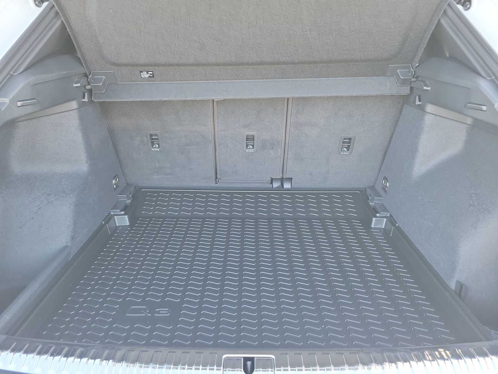 Thumbnail: 2025 Audi Q3 - 26