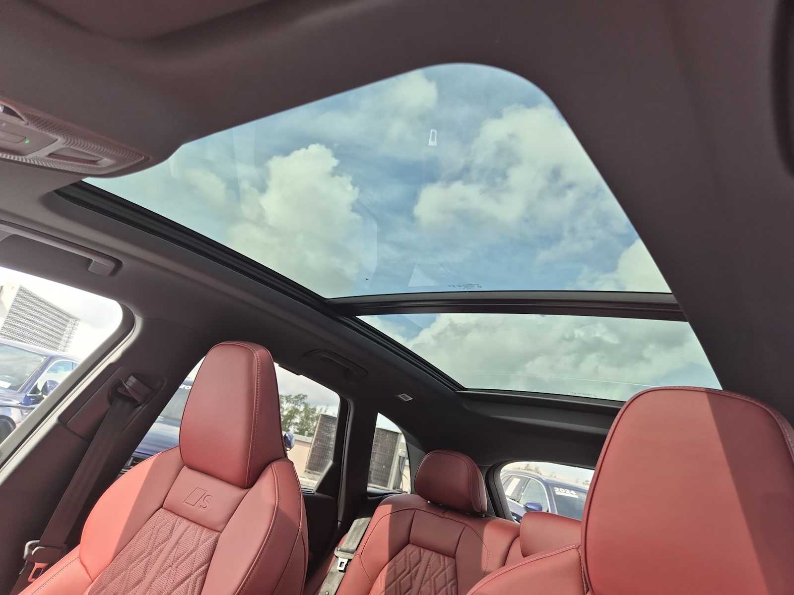 Thumbnail: 2025 Audi SQ5 - 18