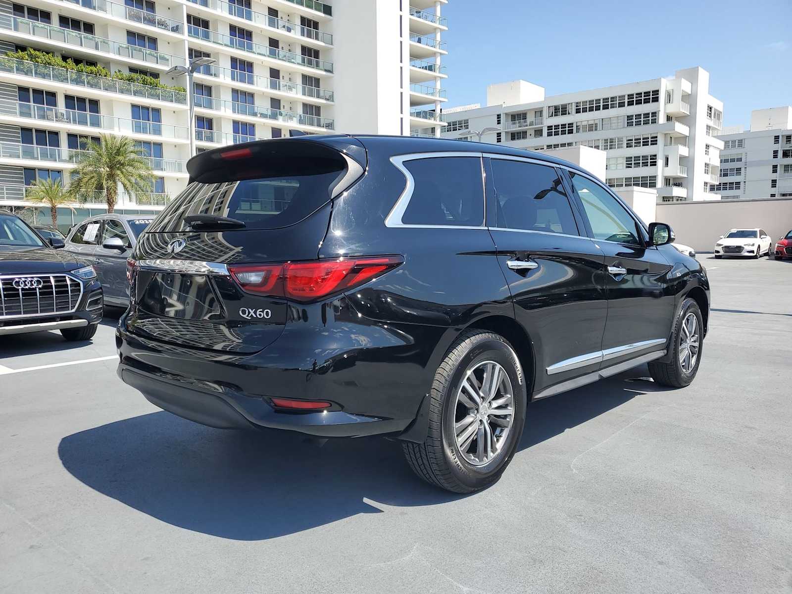 Thumbnail: 2019 INFINITI QX60 - 6