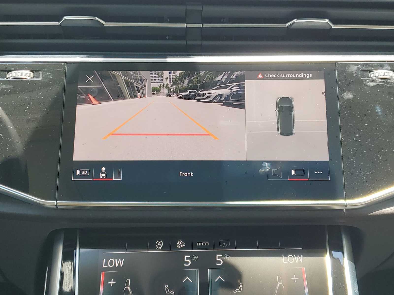 Thumbnail: 2025 Audi Q8 - 21