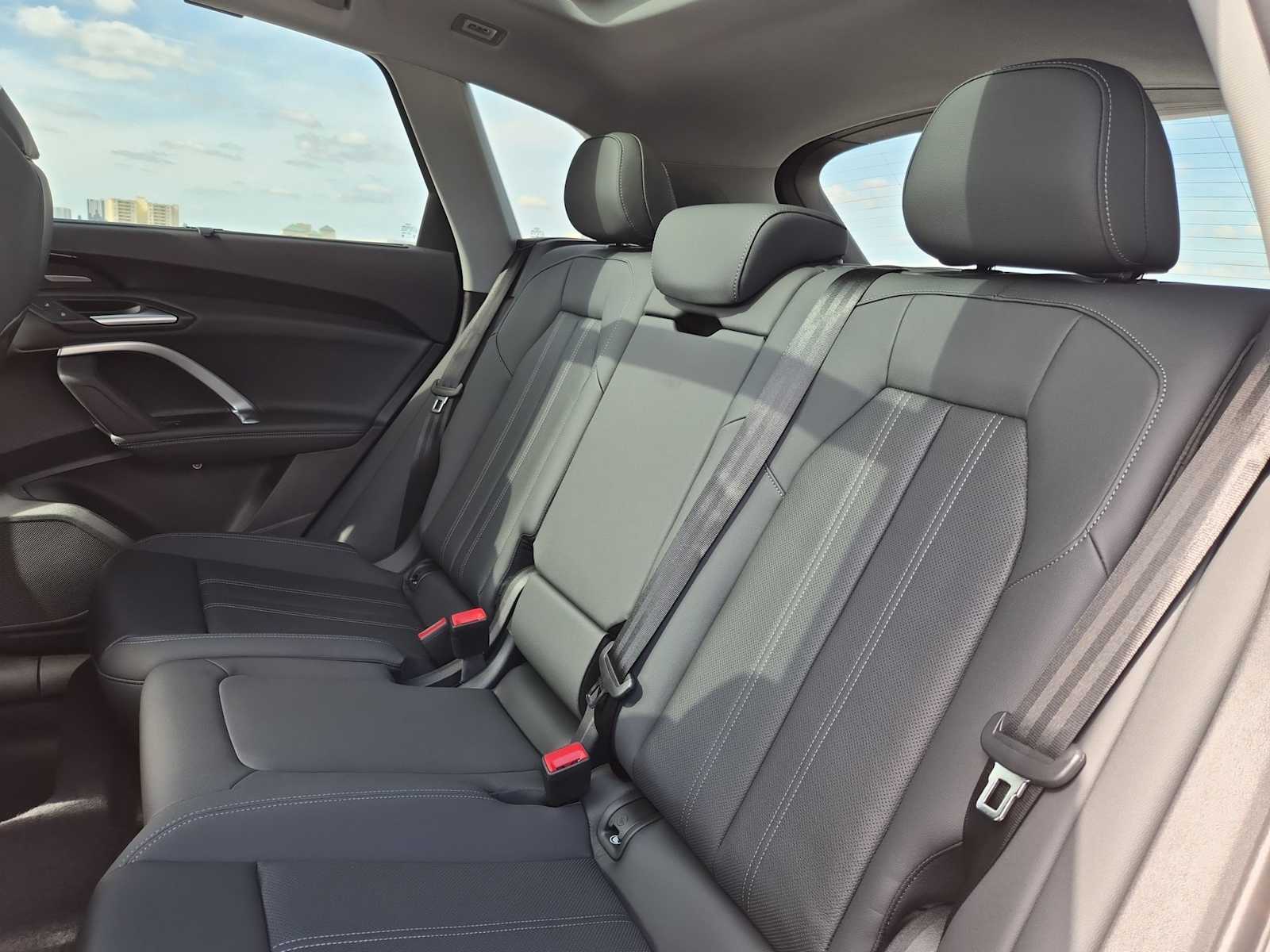 Thumbnail: 2025 Audi Q5 - 19