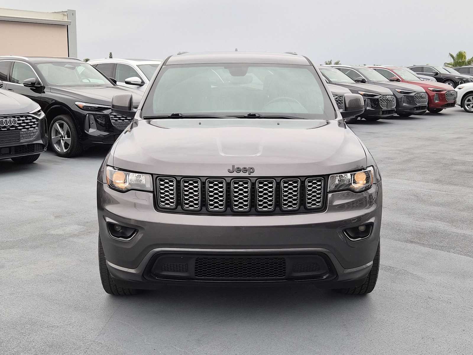 Thumbnail: 2019 Jeep Grand Cherokee - 9