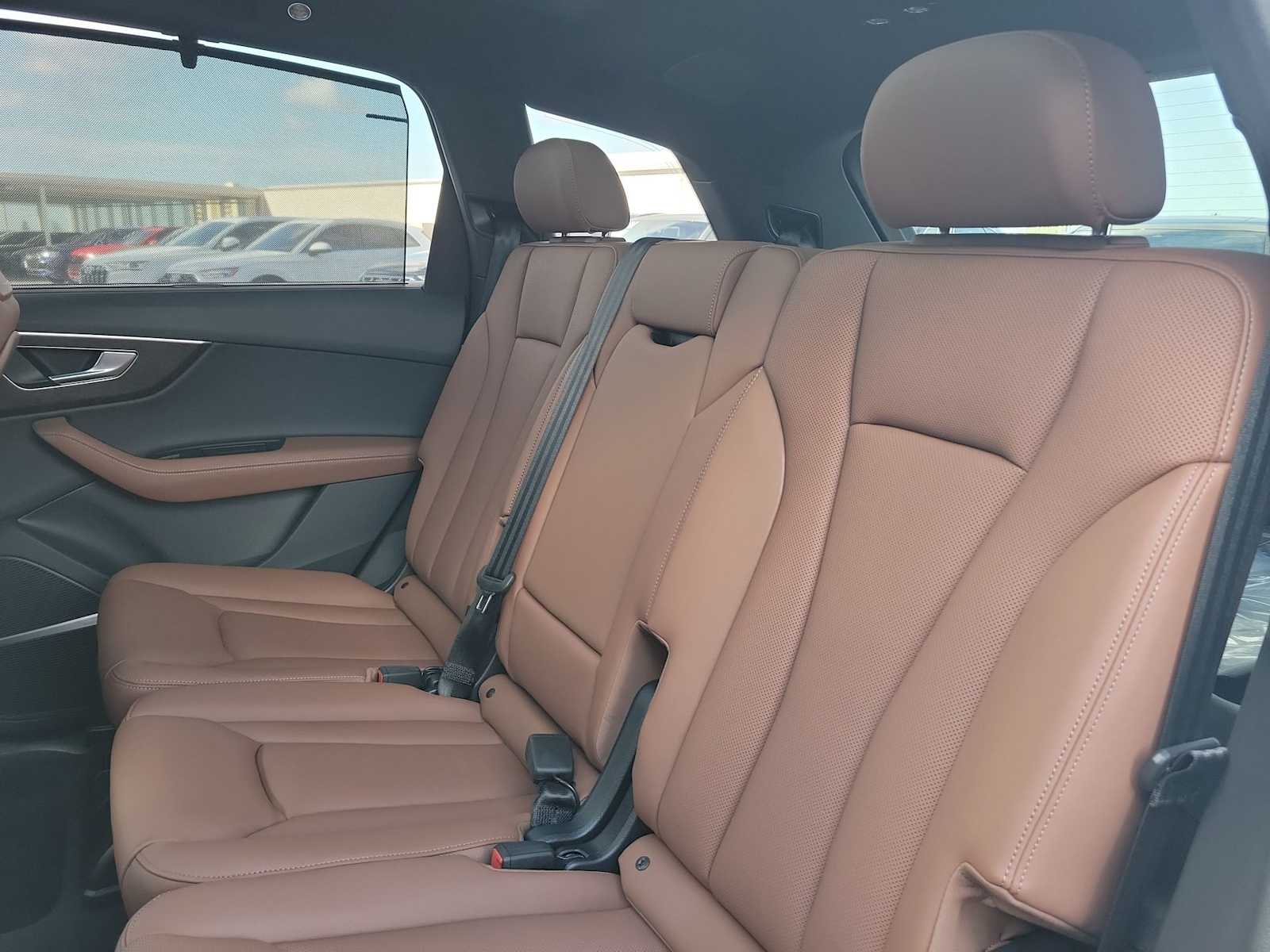 Thumbnail: 2025 Audi Q7 - 19