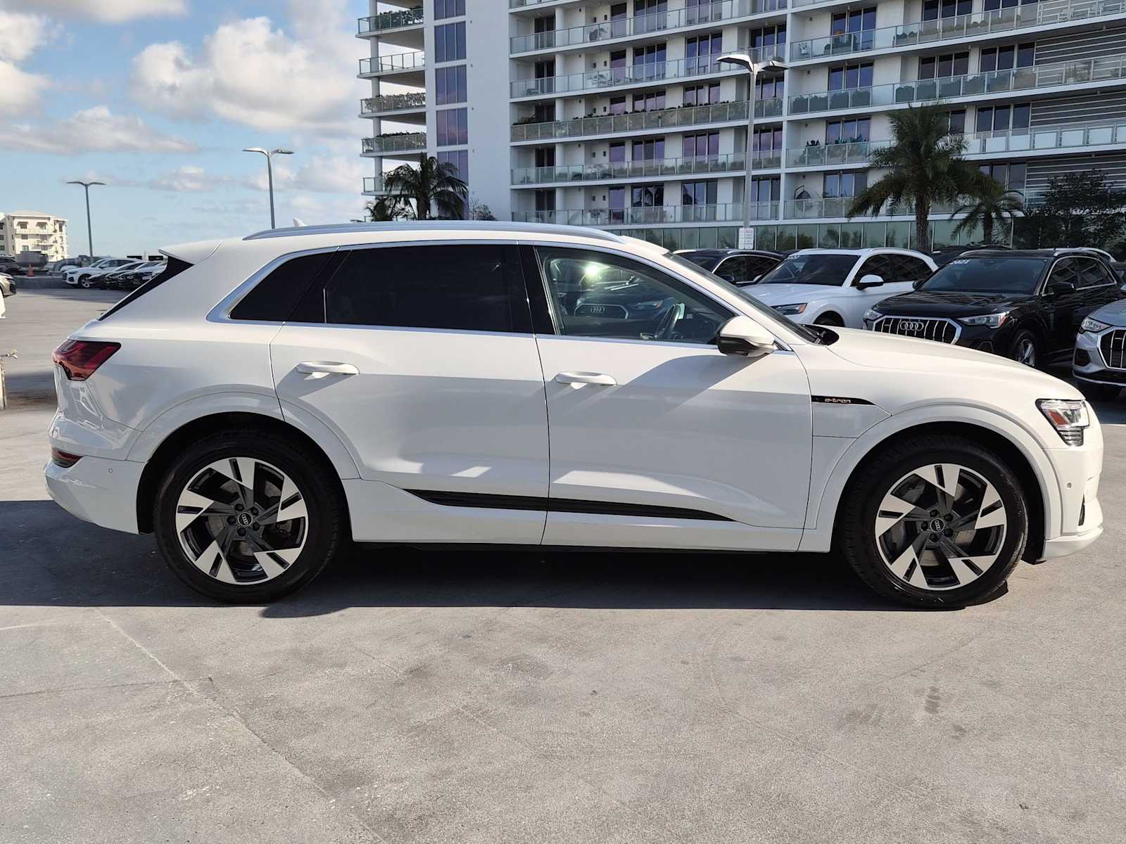 Thumbnail: 2021 Audi e-tron - 7