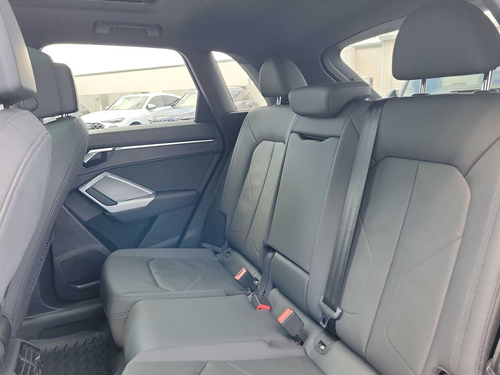 Thumbnail: 2021 Audi Q3 - 19