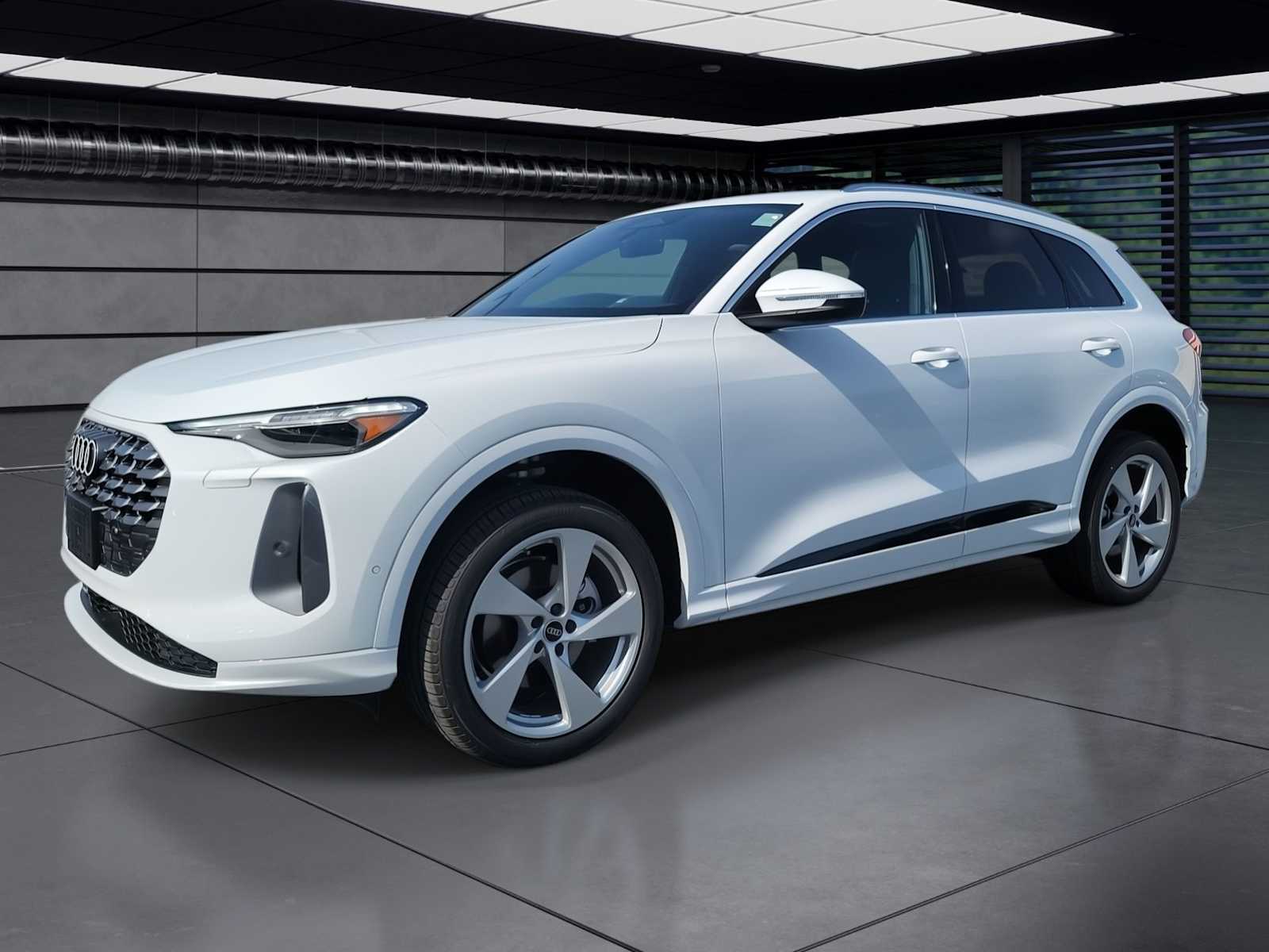 Thumbnail: 2026 Audi Q5 - 1