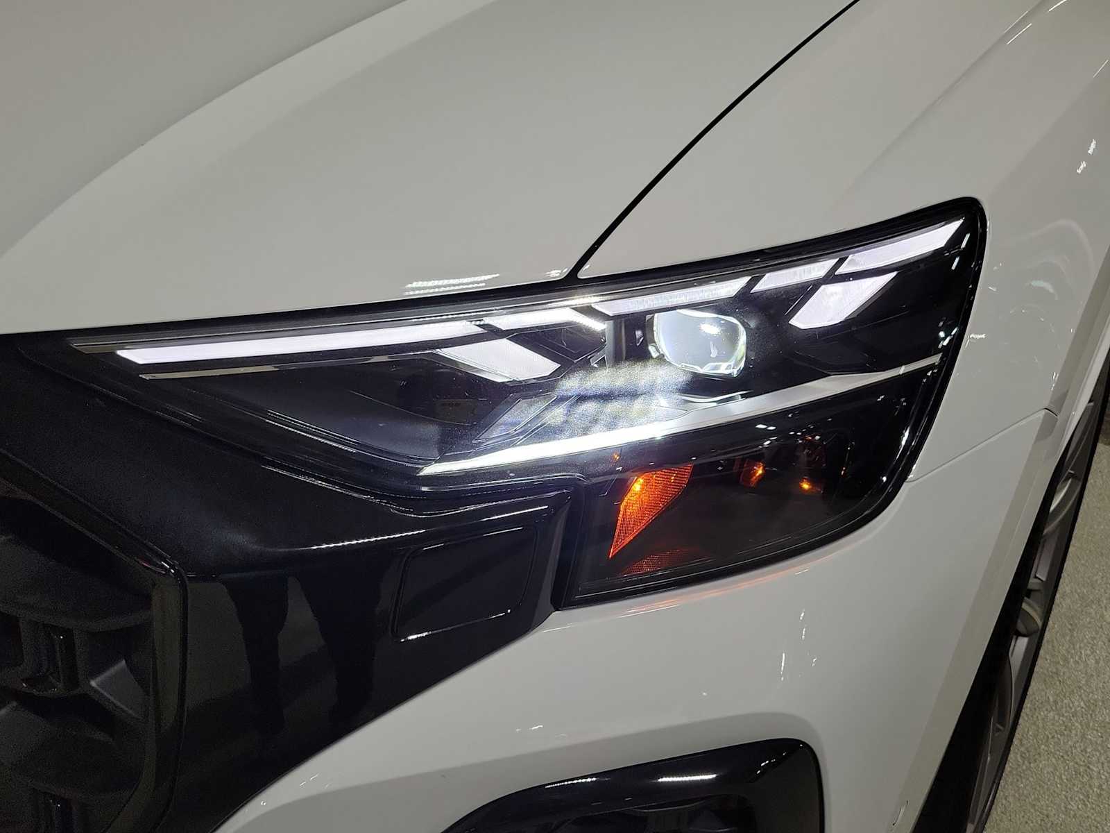 Thumbnail: 2026 Audi Q8 - 8