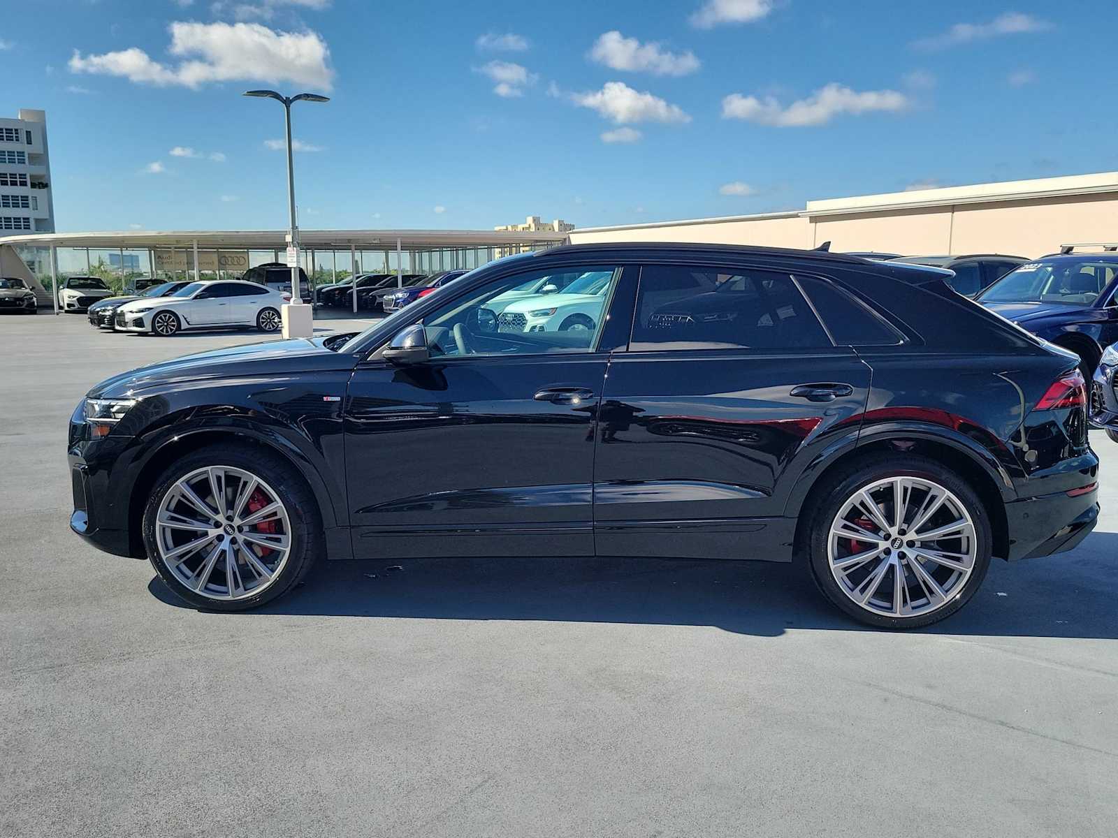 Thumbnail: 2026 Audi Q8 - 3