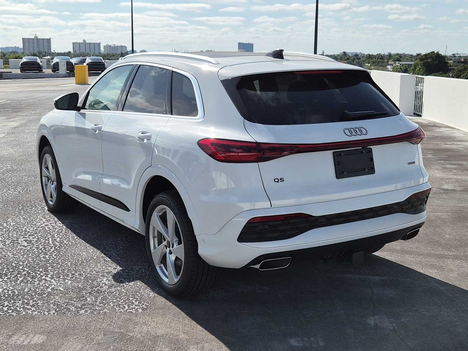 Thumbnail: 2025 Audi Q5 - 4