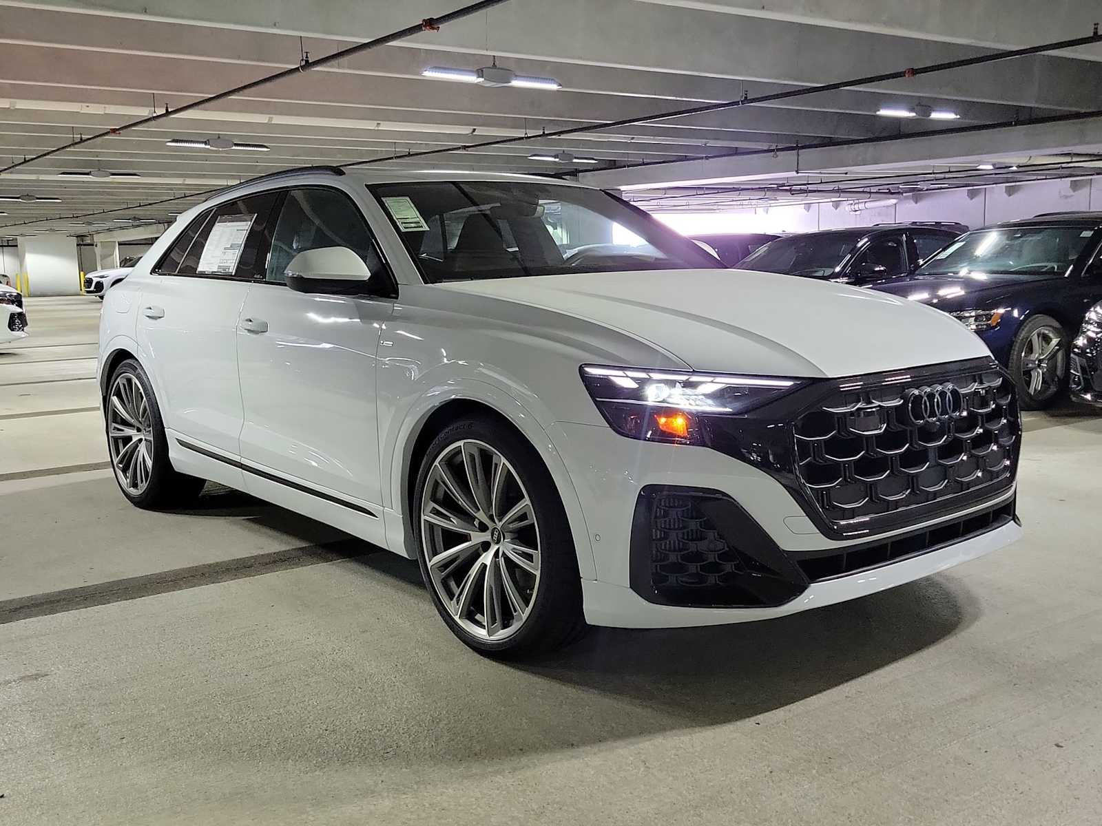 Thumbnail: 2026 Audi Q8 - 6