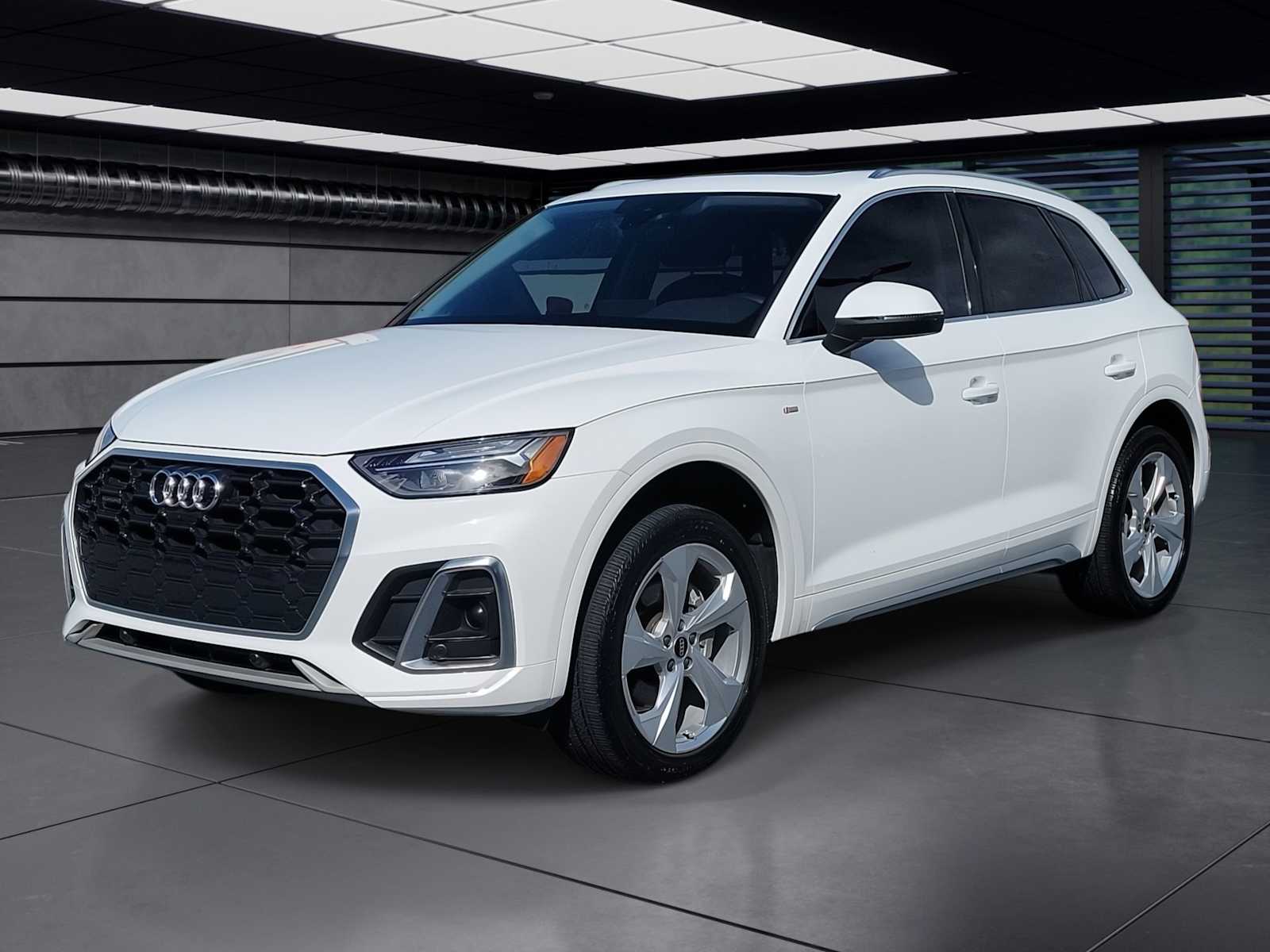 Thumbnail: 2023 Audi Q5 - 1