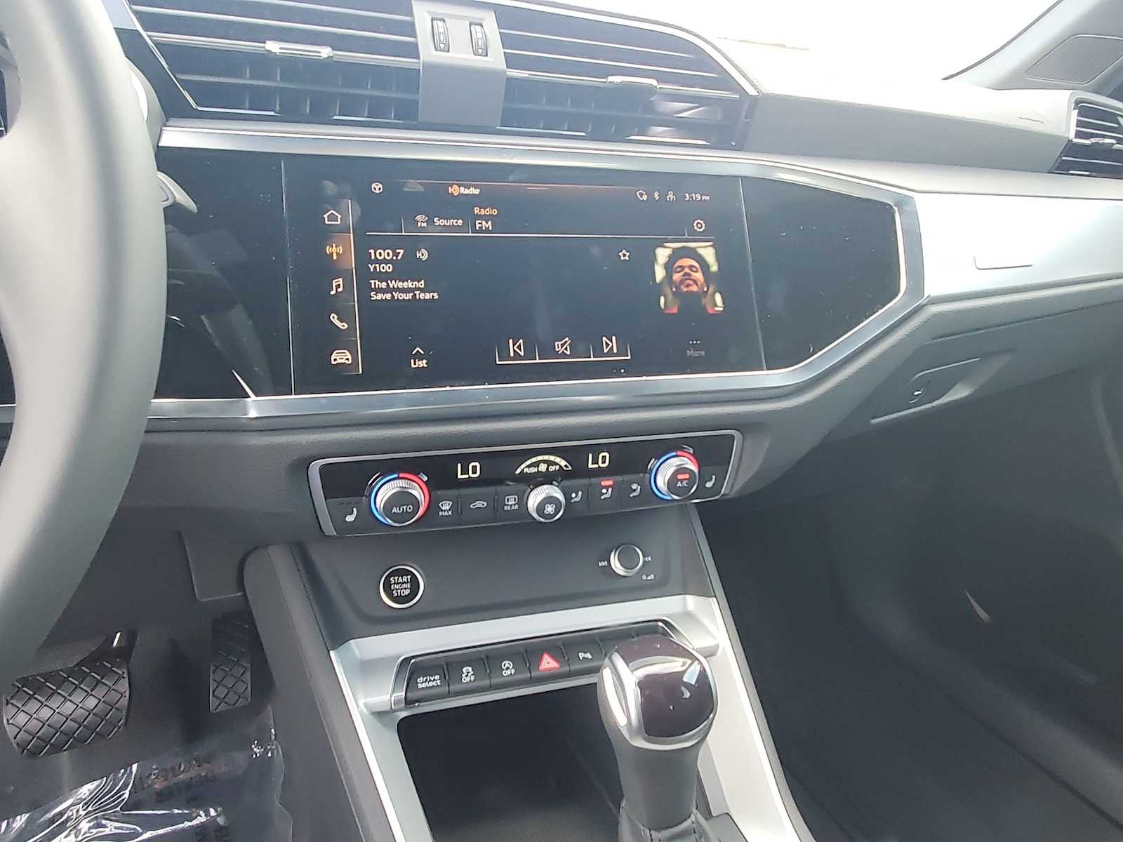 Thumbnail: 2023 Audi Q3 - 23