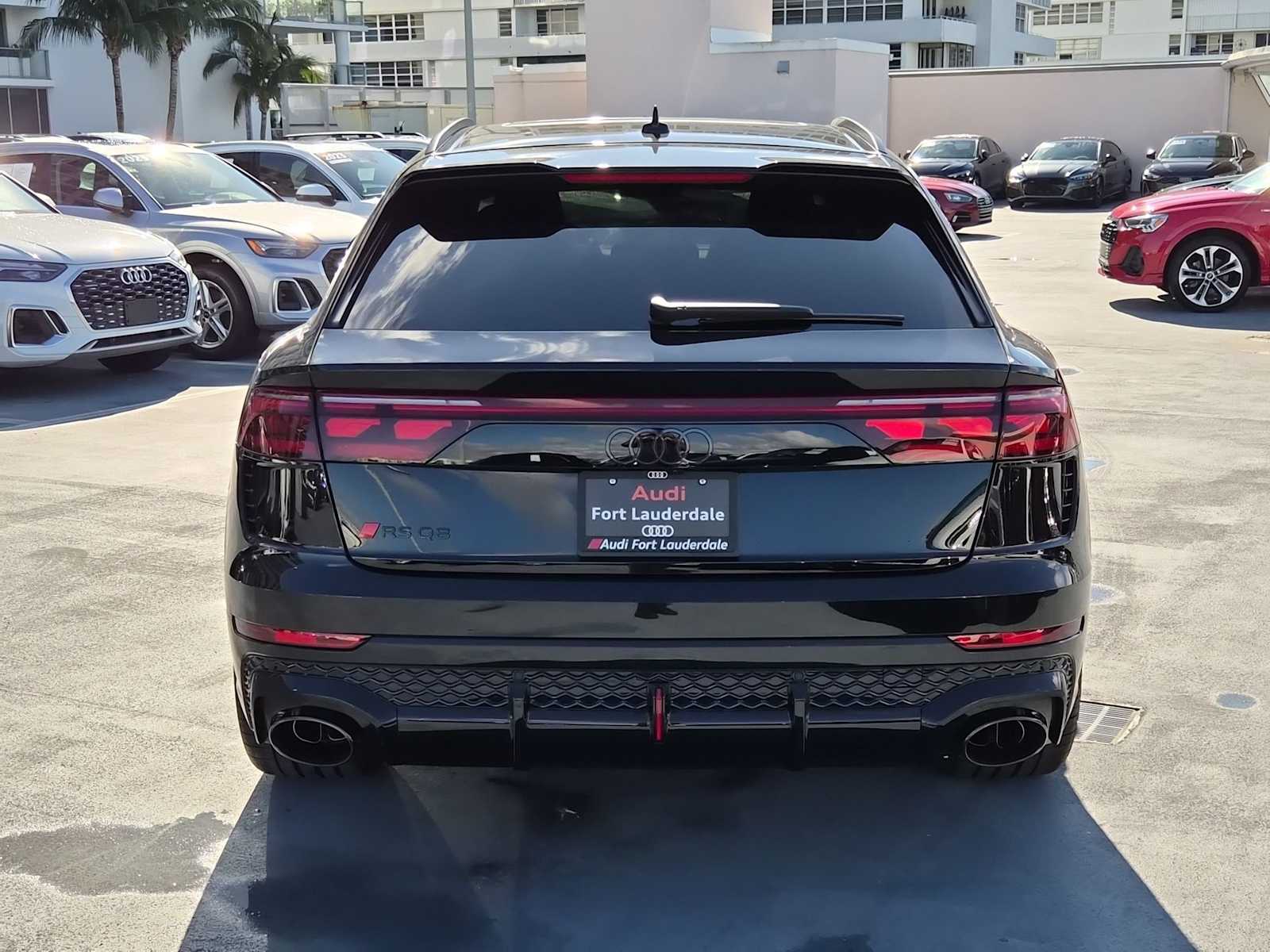 Thumbnail: 2026 Audi RS Q8 - 5